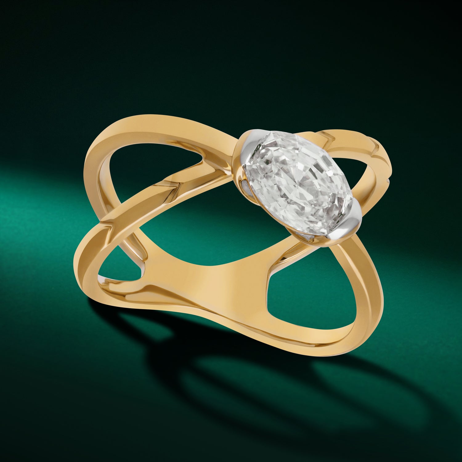 Yellow Gold Crossover Oval Step-Cut Lab-Grown Diamond Ring | SKU : 0021922961