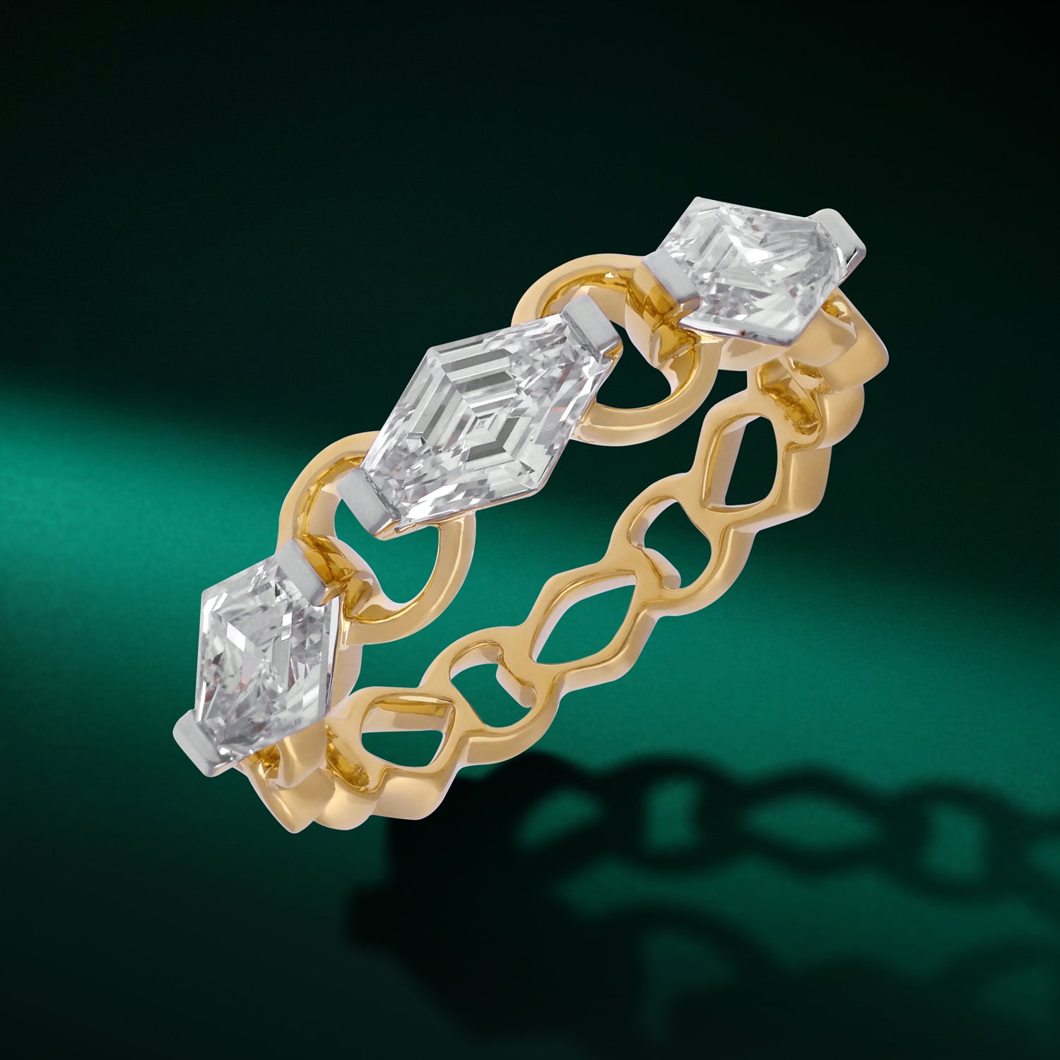 Yellow Gold Geometric Chain Link Ring with Lozenge Blunt-Cut Lab-Grown Diamonds | SKU : 0021923067