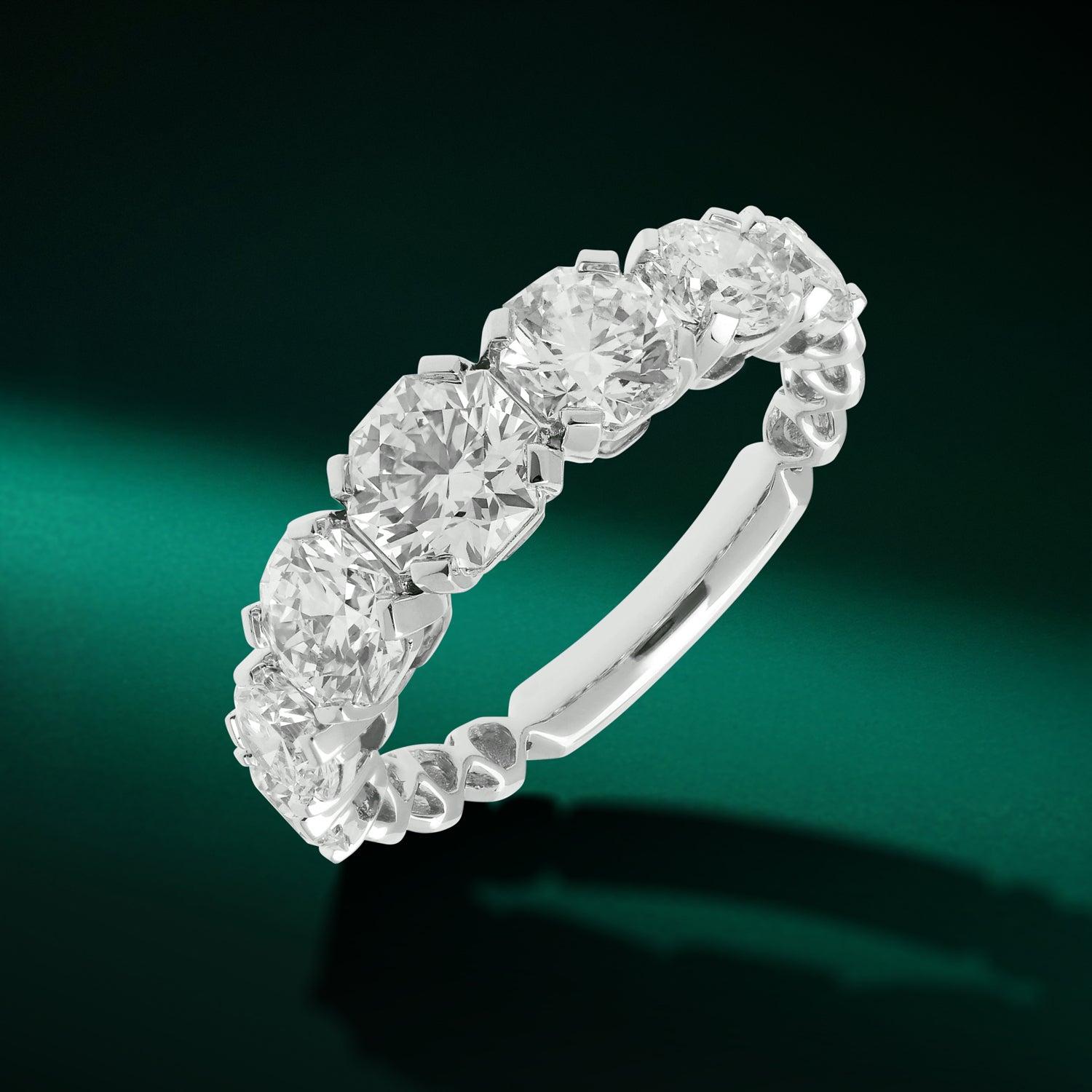 Refined Gold Band with Octagon-Cut Lab-Grown Diamonds | SKU : 0021969256