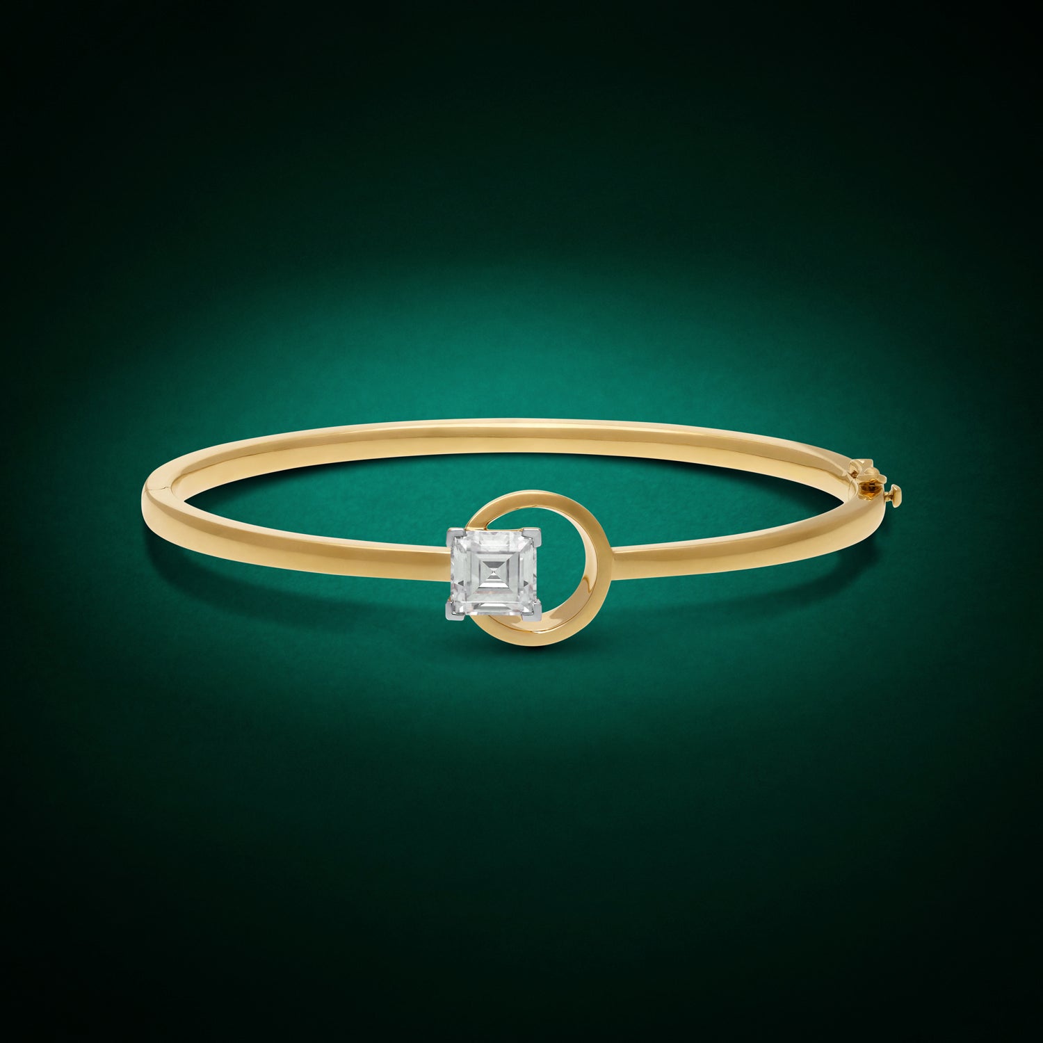 Yellow Gold Bangle with Square Step-Cut Lab-Grown Diamond Center | SKU : 0021923982