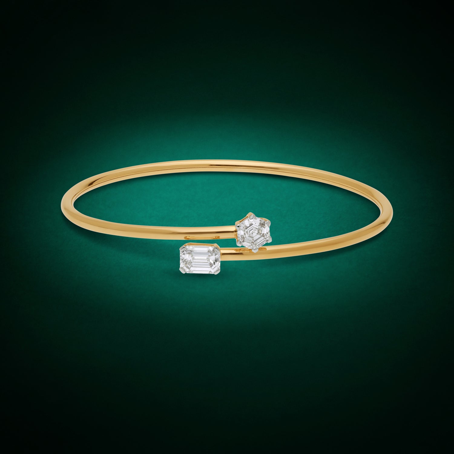 Yellow Gold Open Bangle with Hexagon Step & Elongated Cushion-Cut Lab-Grown Diamonds | SKU : 0003761694