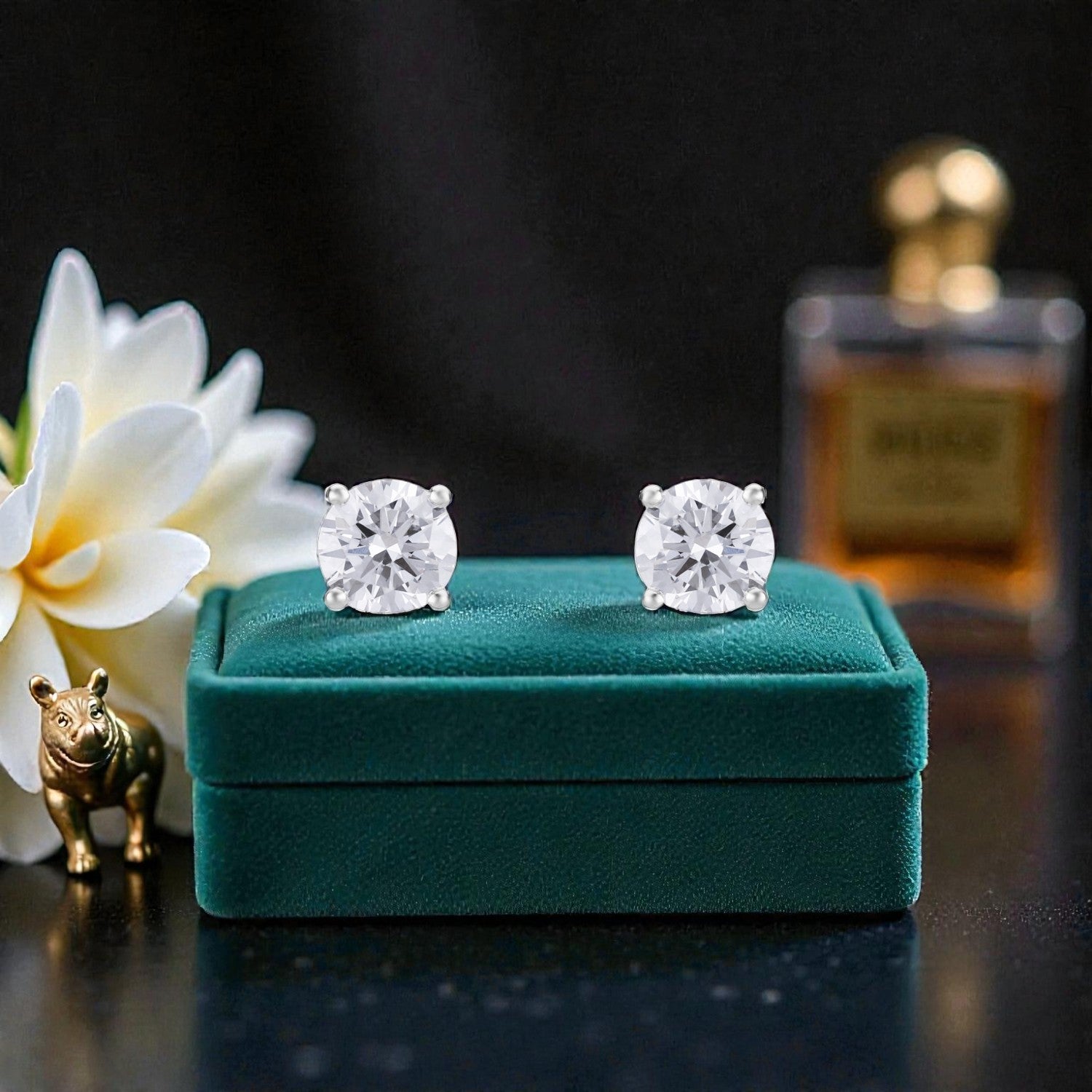 Lab Grown 1.07 Carat Round Brilliant Diamond Stud Earrings in 18 Karat White Gold | SKU : 0005096152