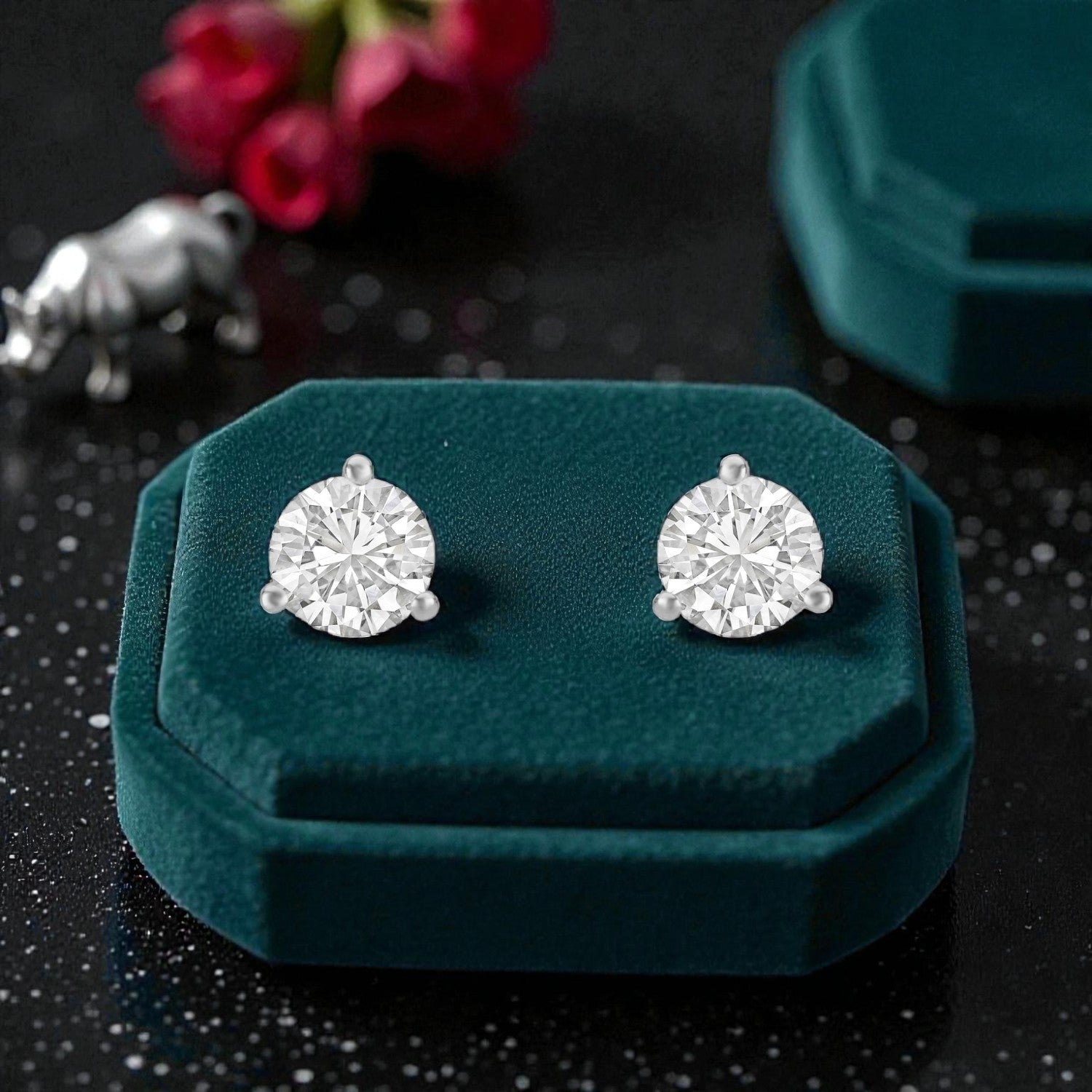 Lab Grown 1.53 Carat Round Brilliant Diamond Stud Earrings in 18 Karat Gold | SKU : 0005096770