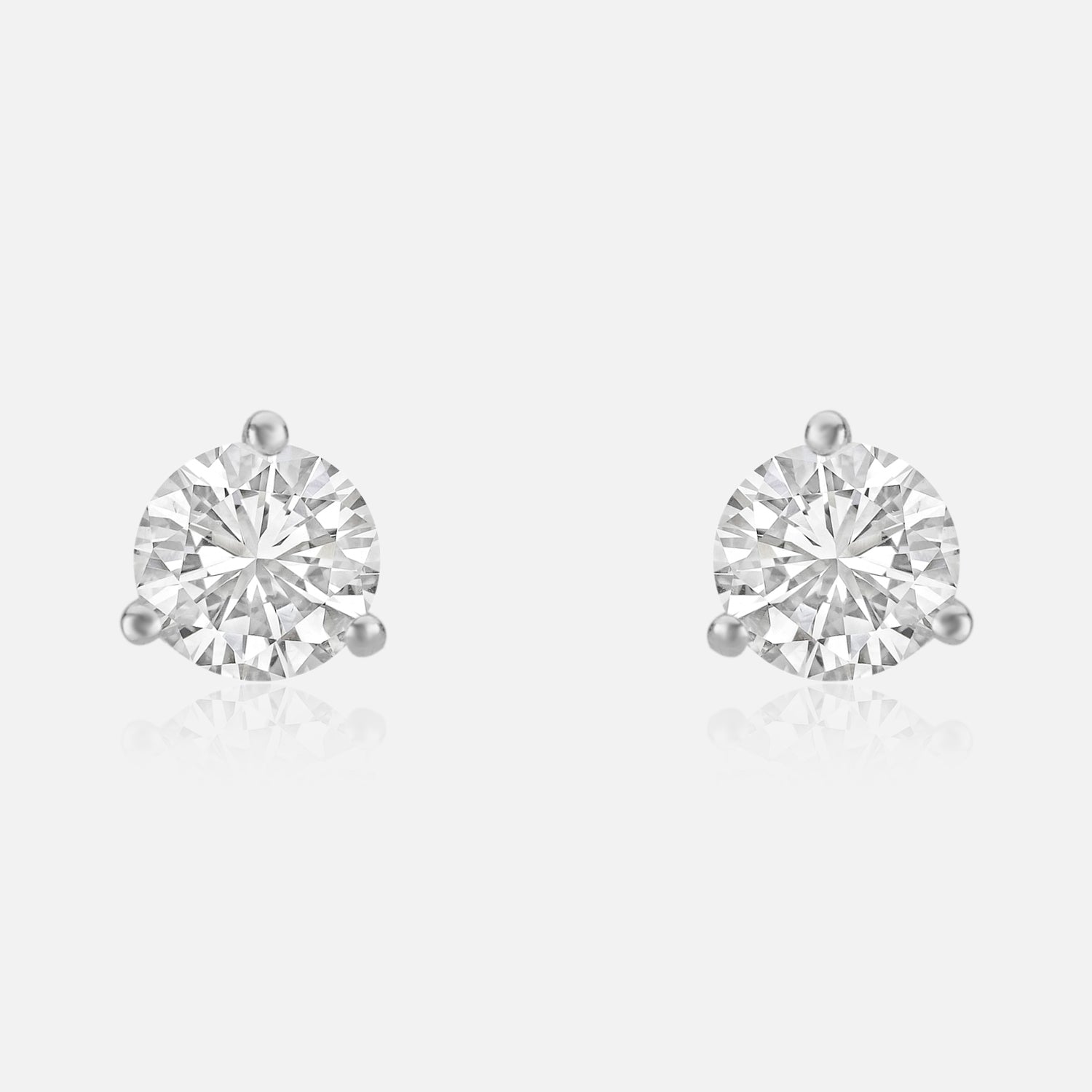 Lab Grown 1.53 Carat Round Brilliant Diamond Stud Earrings in 18 Karat Gold | SKU : 0005096770