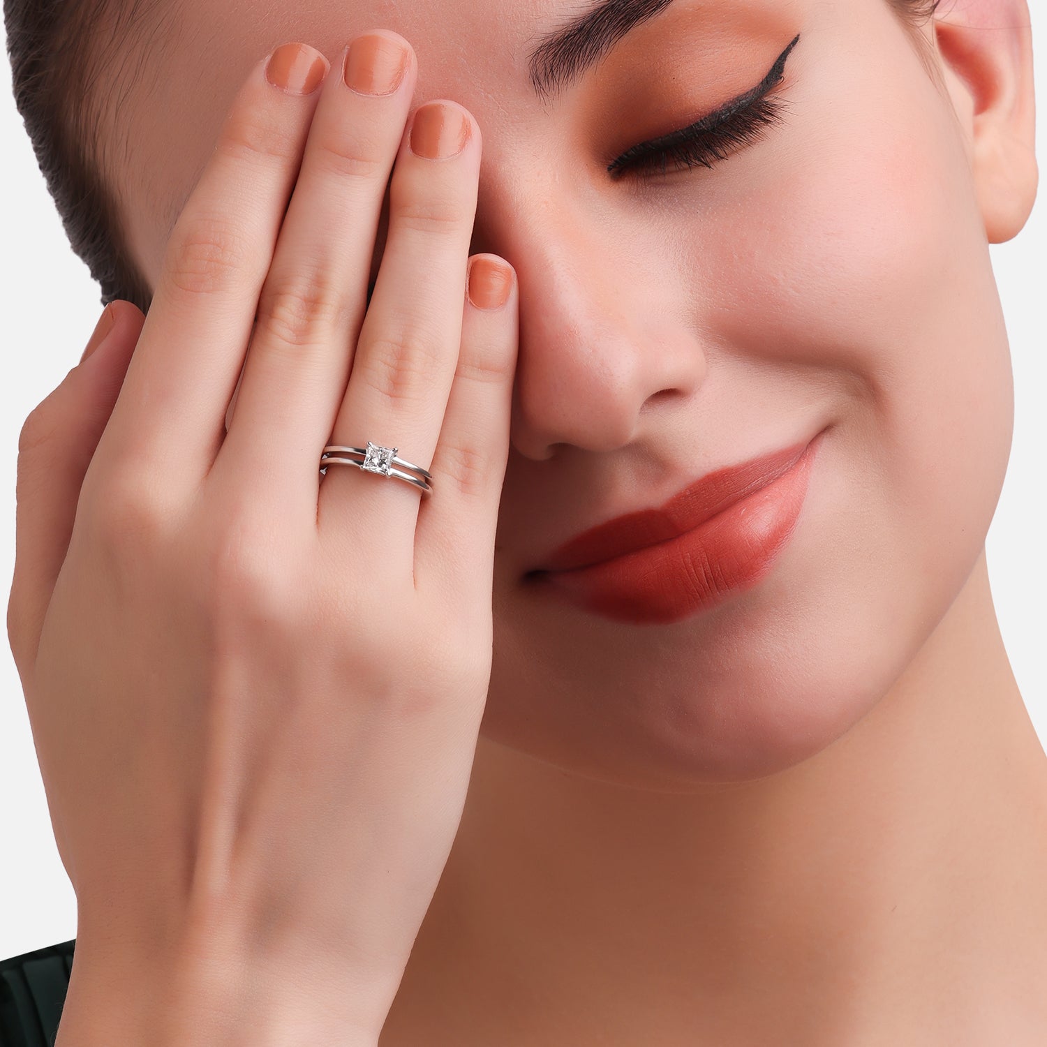 Lab Grown 0.55 Carat Pear Cut Diamond Solitaire Ring in 18 Karat White Gold | SKU : 0005105267