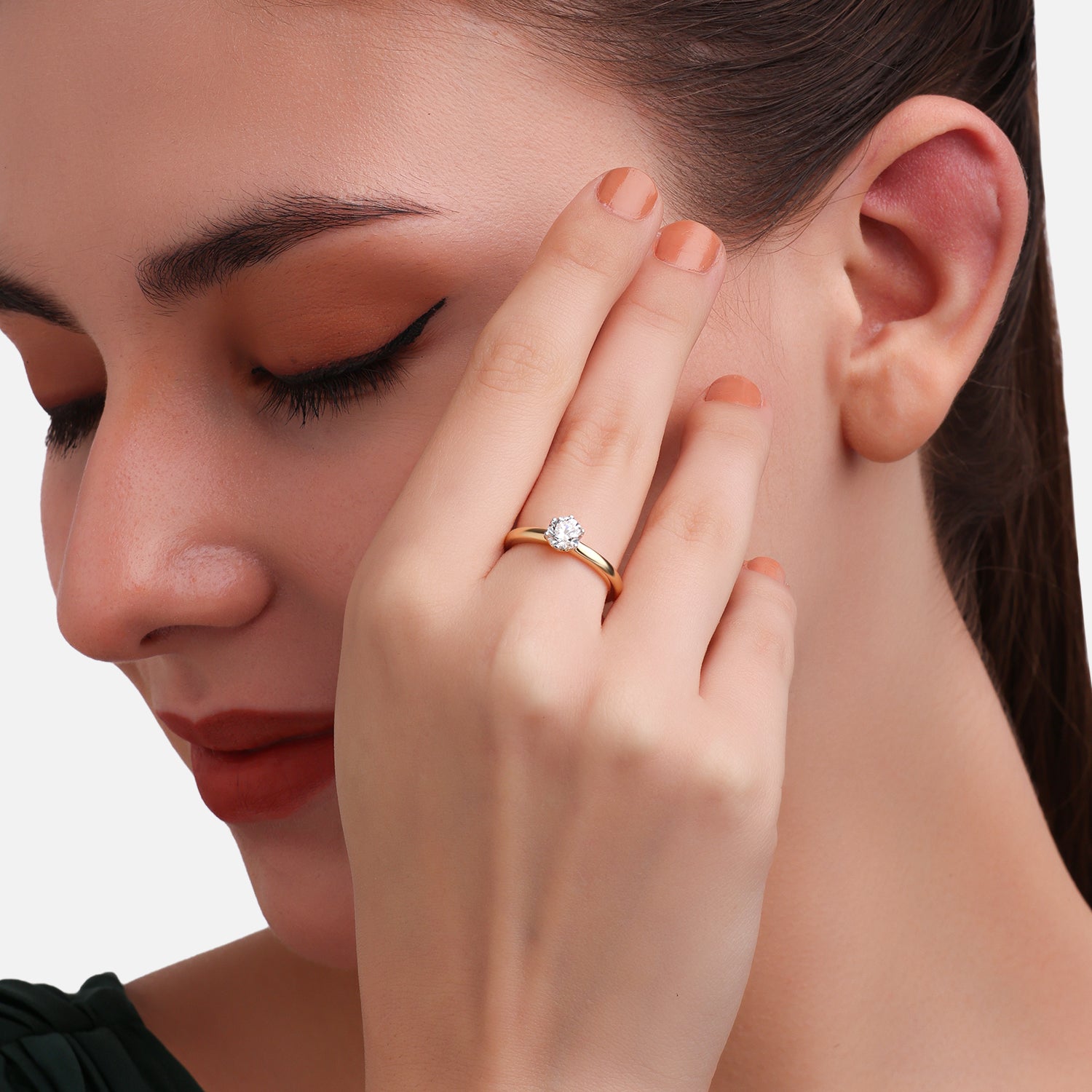 Lab Grown 0.72 Carat Round Brilliant Diamond Solitaire Ring in 18 Karat Yellow Gold | SKU : 0005105359