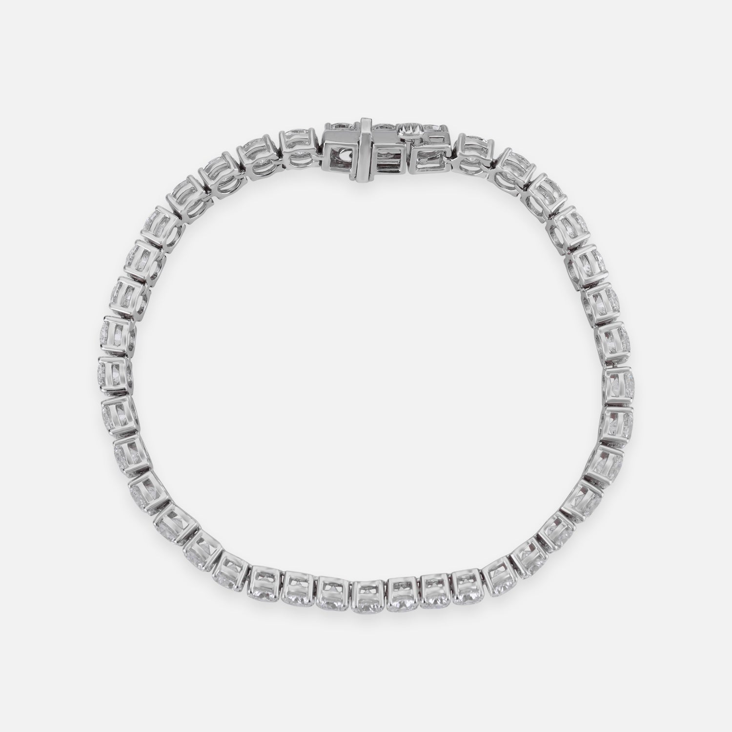 Round Brilliant Lab Grown 10.85 Carat Diamond Tennis Bracelet in 18 Karat Gold | SKU : 0005113309