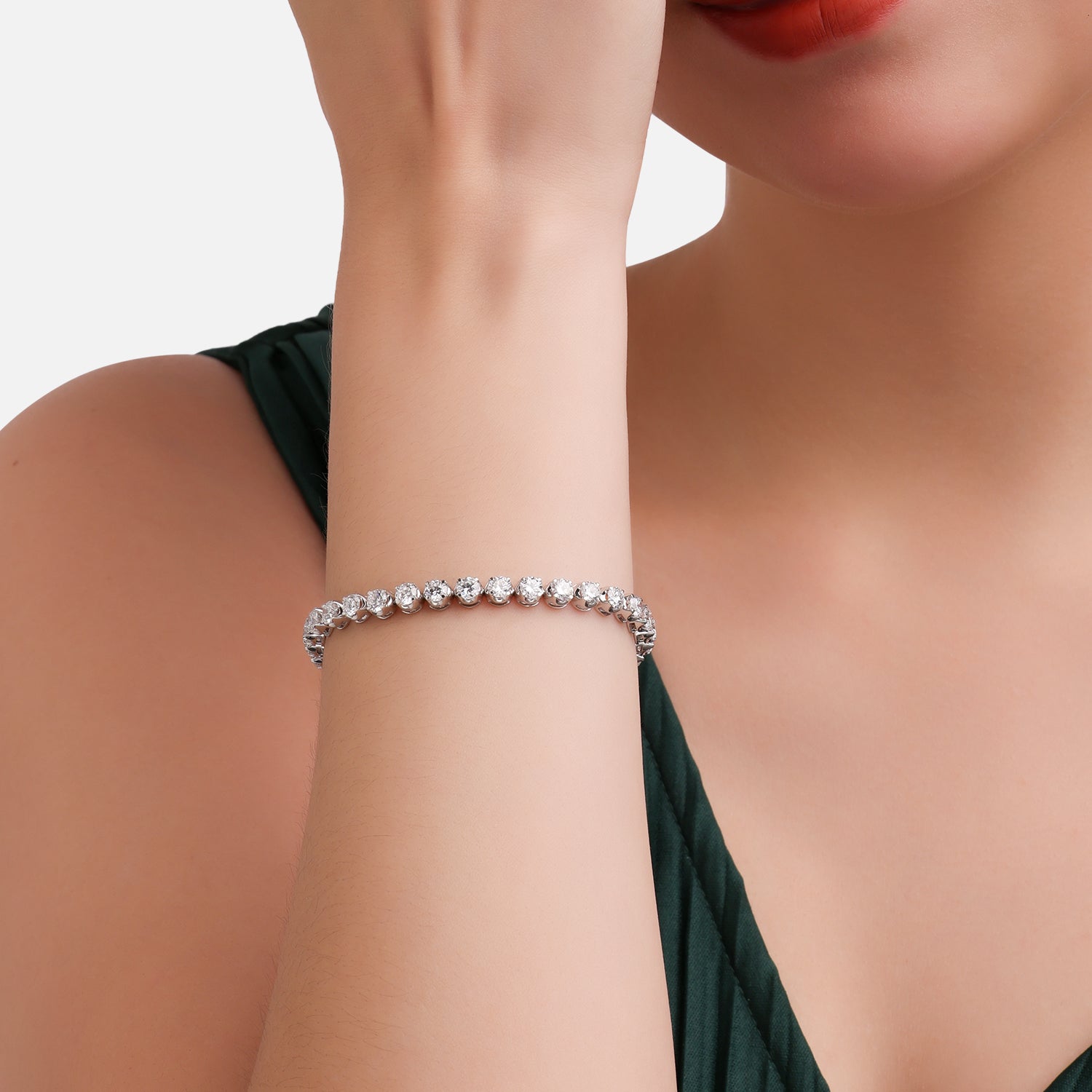 Round Brilliant Lab Grown 8.37 Carat Diamond Tennis Bracelet in 18 Karat Gold | SKU : 0005113316