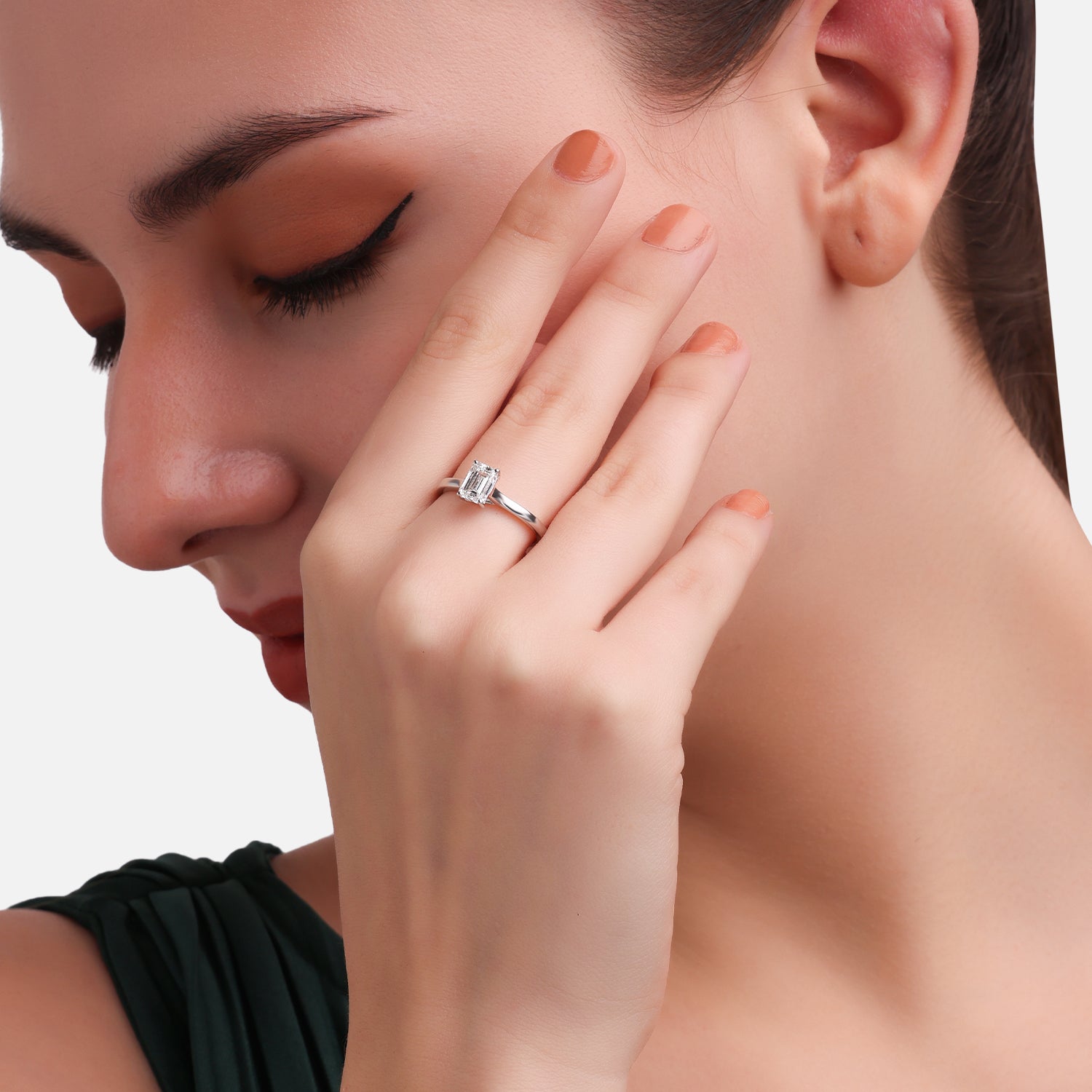 Lab Grown 1.090 Carat Emerald Cut Diamond Solitaire Ring in 18 Karat Gold | SKU : 0005133253