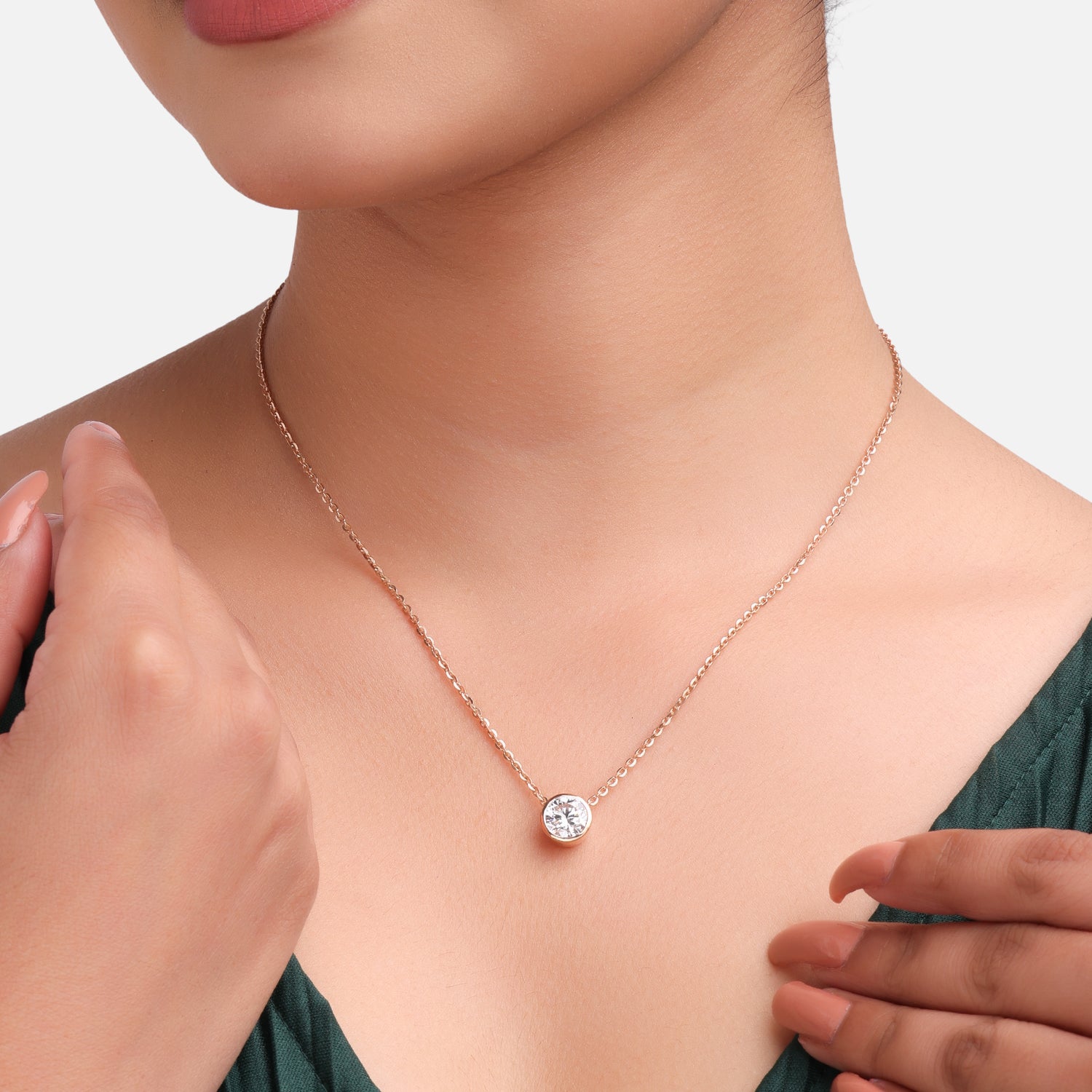 Lab Grown 2.00 Carat Round Brilliant Diamond Bezel Set Chain Pendant in 18 Karat Gold | SKU : 0005171040