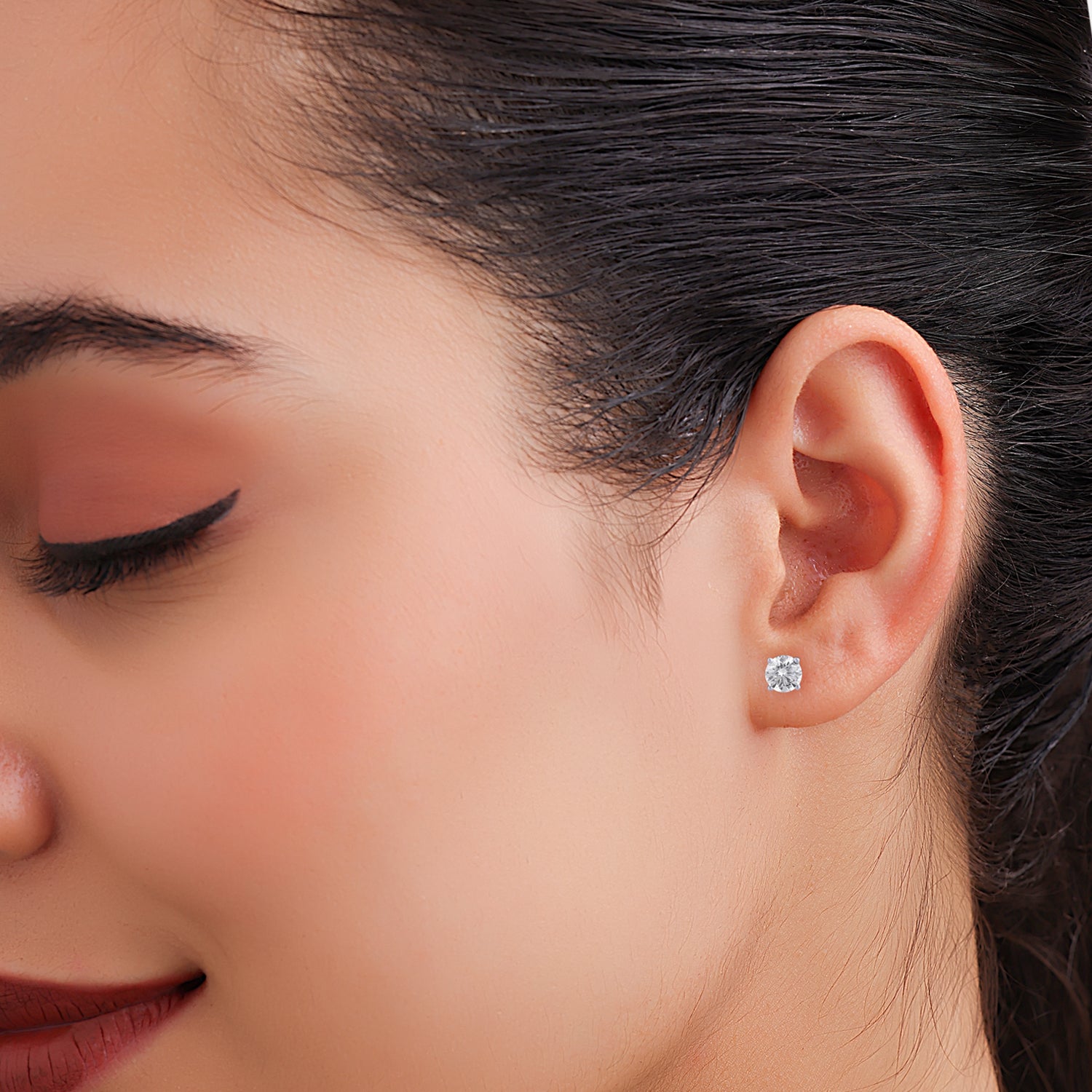 Lab Grown 1.50 Carat Round Brilliant Diamond Stud Earrings in 18 Karat Gold | SKU : 0005032587