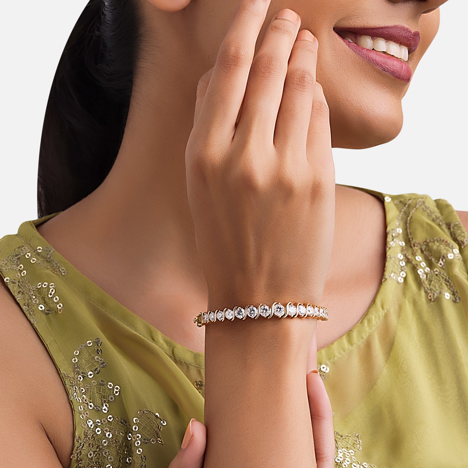 Radiant Grace Lab Grown Diamond Bangle in Yellow Gold | SKU : 0004677253