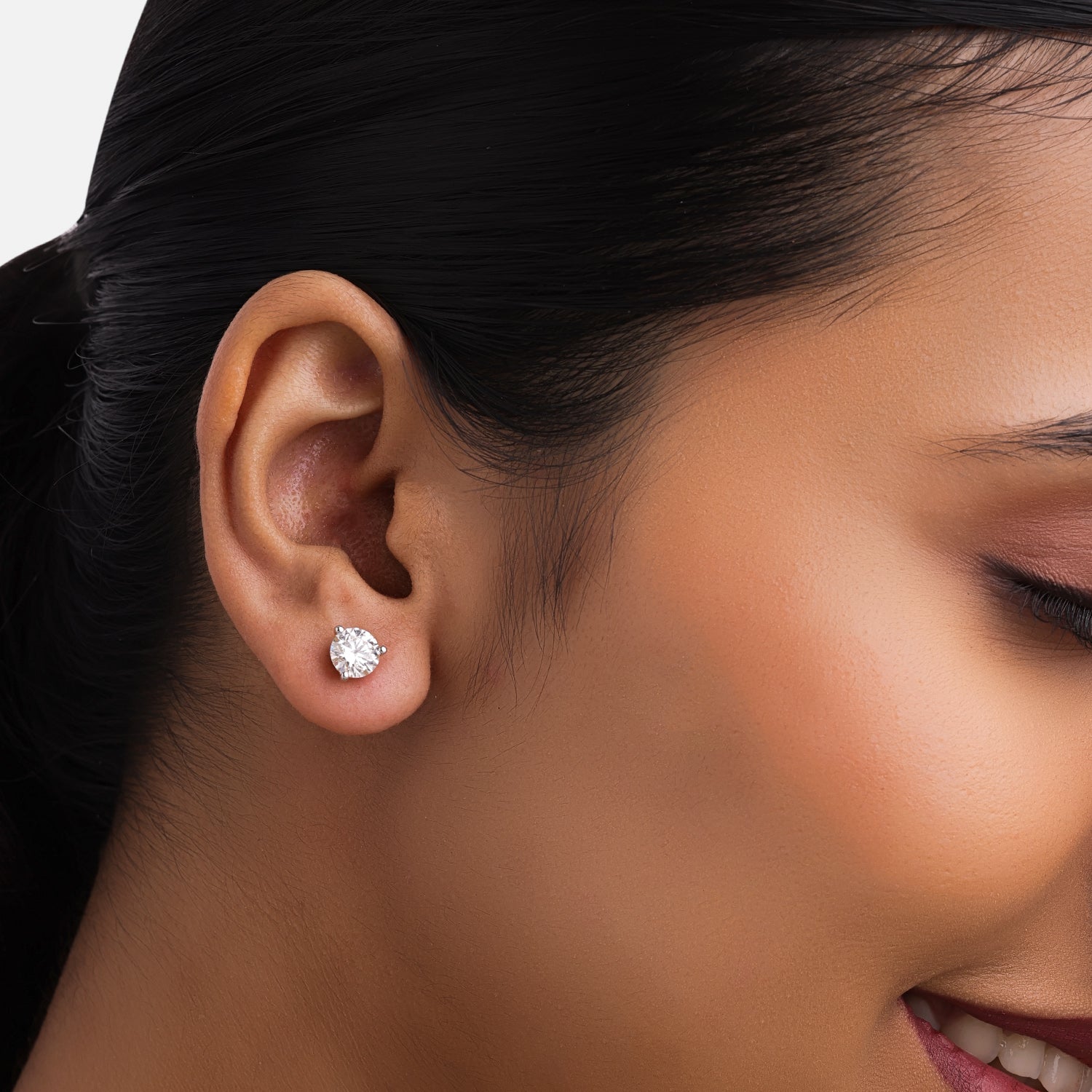 Round Brilliant Lab-Grown Diamond Stud Earrings in 18K Yellow Gold | SKU : 0004953616