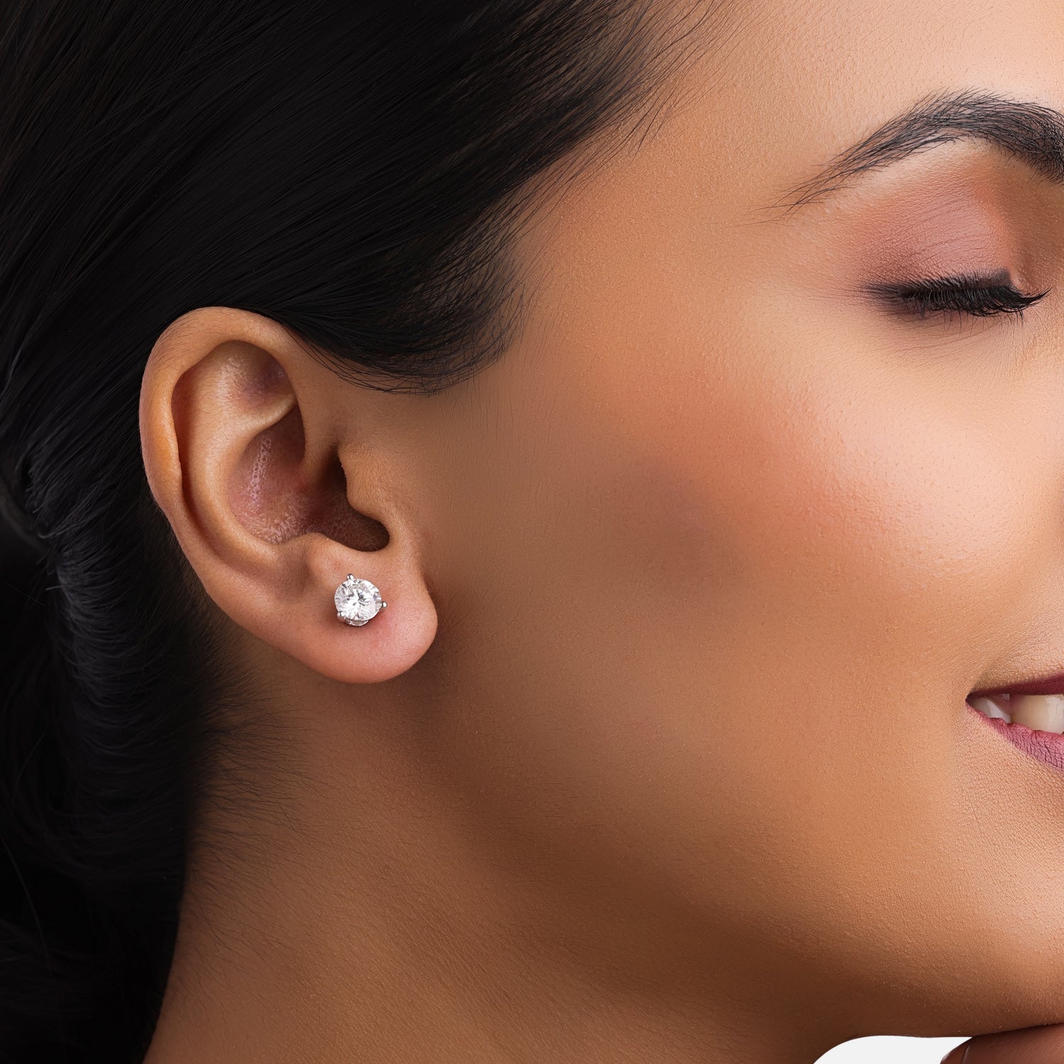 Classic Round-Cut Lab-Grown Diamond Stud Earrings in 18K White Gold | SKU : 0004953531