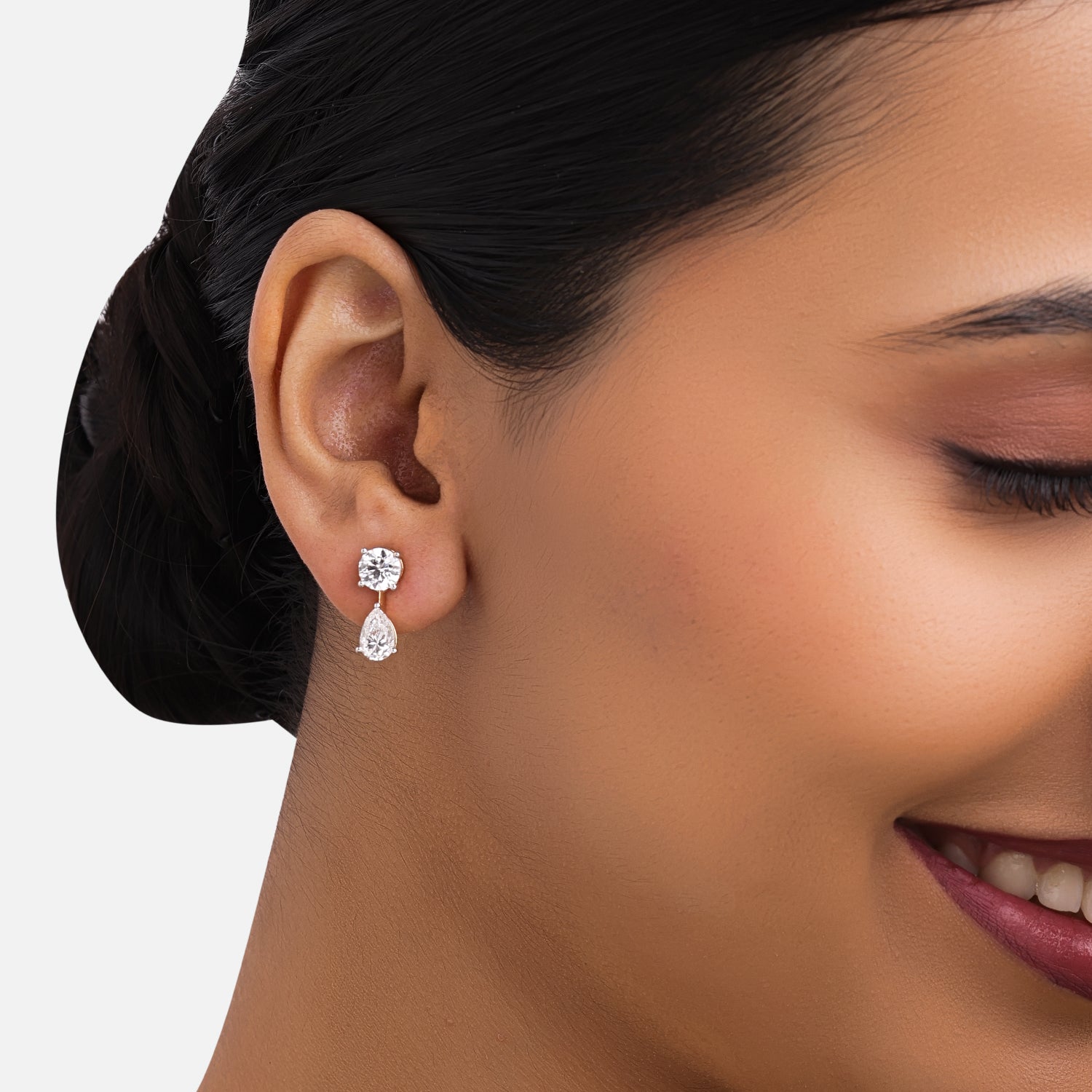 Lab-Grown Round and Pear Diamond Drop Earrings in 18K Yellow Gold | SKU : 0004953708