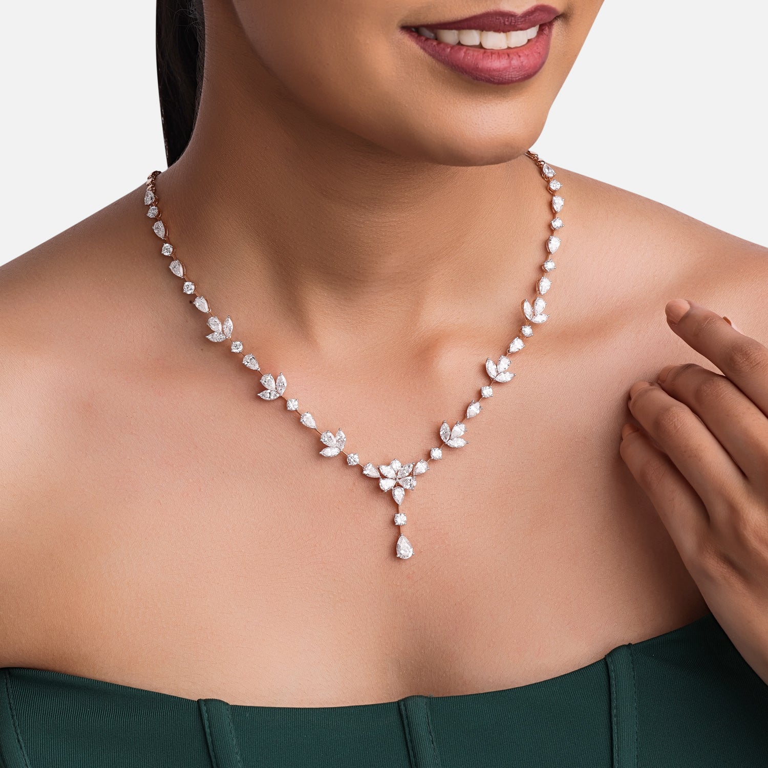 Ethereal Leaf Motif Lab-Grown Diamond Necklace in Rose Gold : SKU : 0004953876