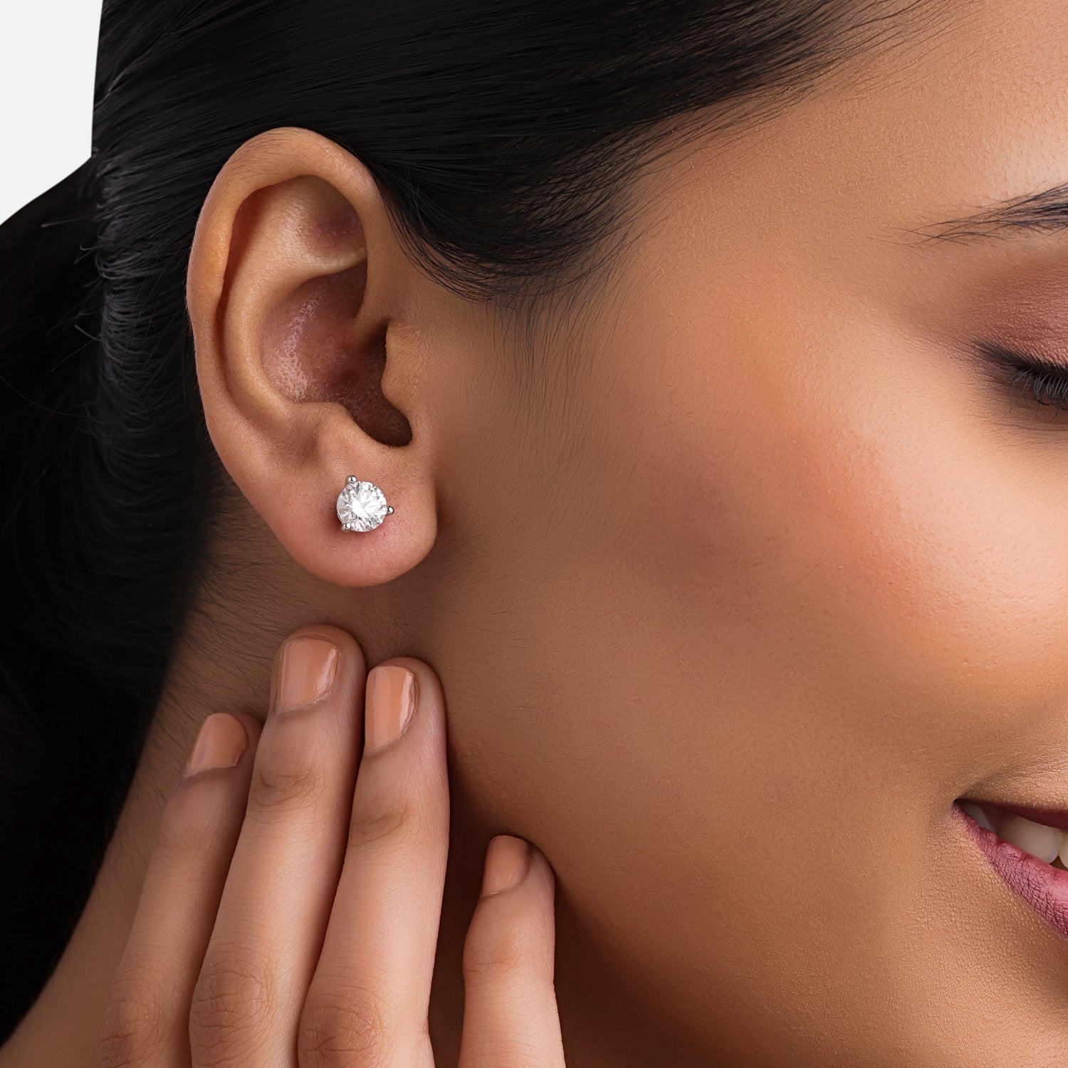 Round Brilliant Lab-Grown Diamond Stud Earrings in 18K White Gold | SKU : 0004953555