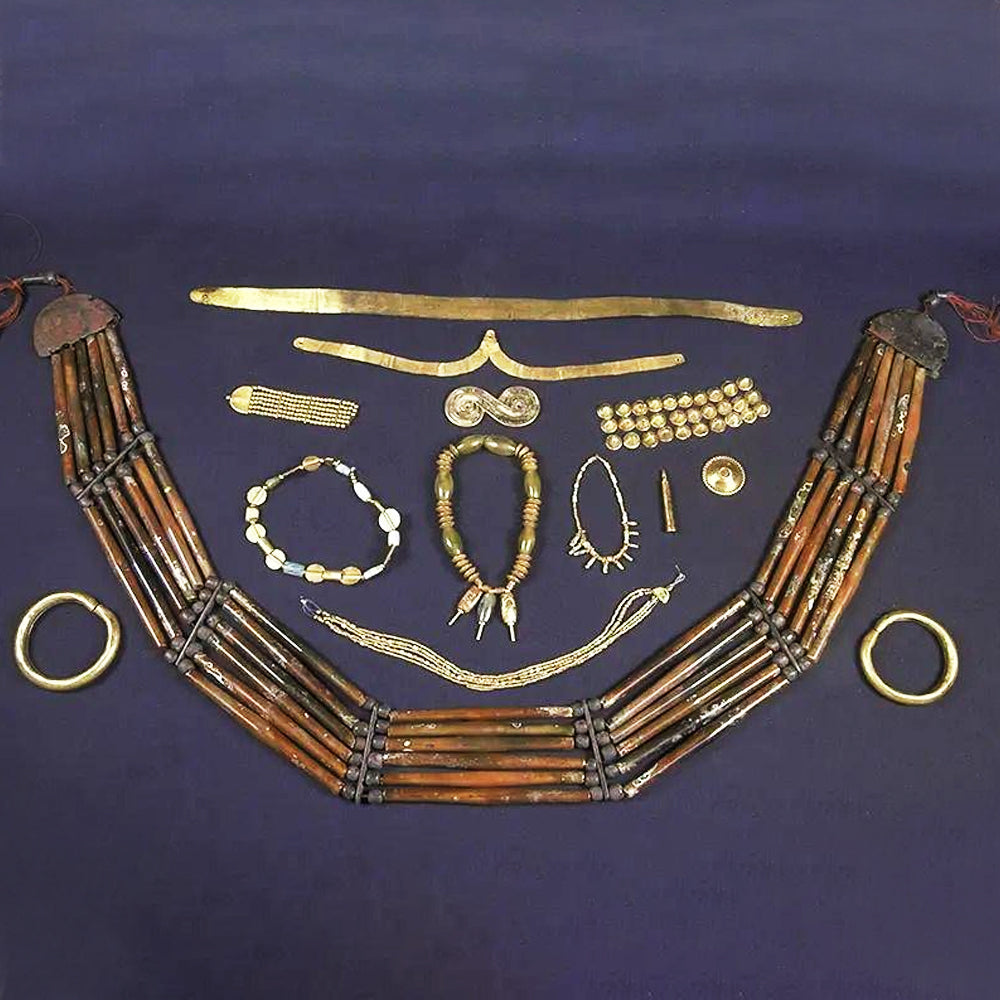 The history and evolution of fashion jewellery