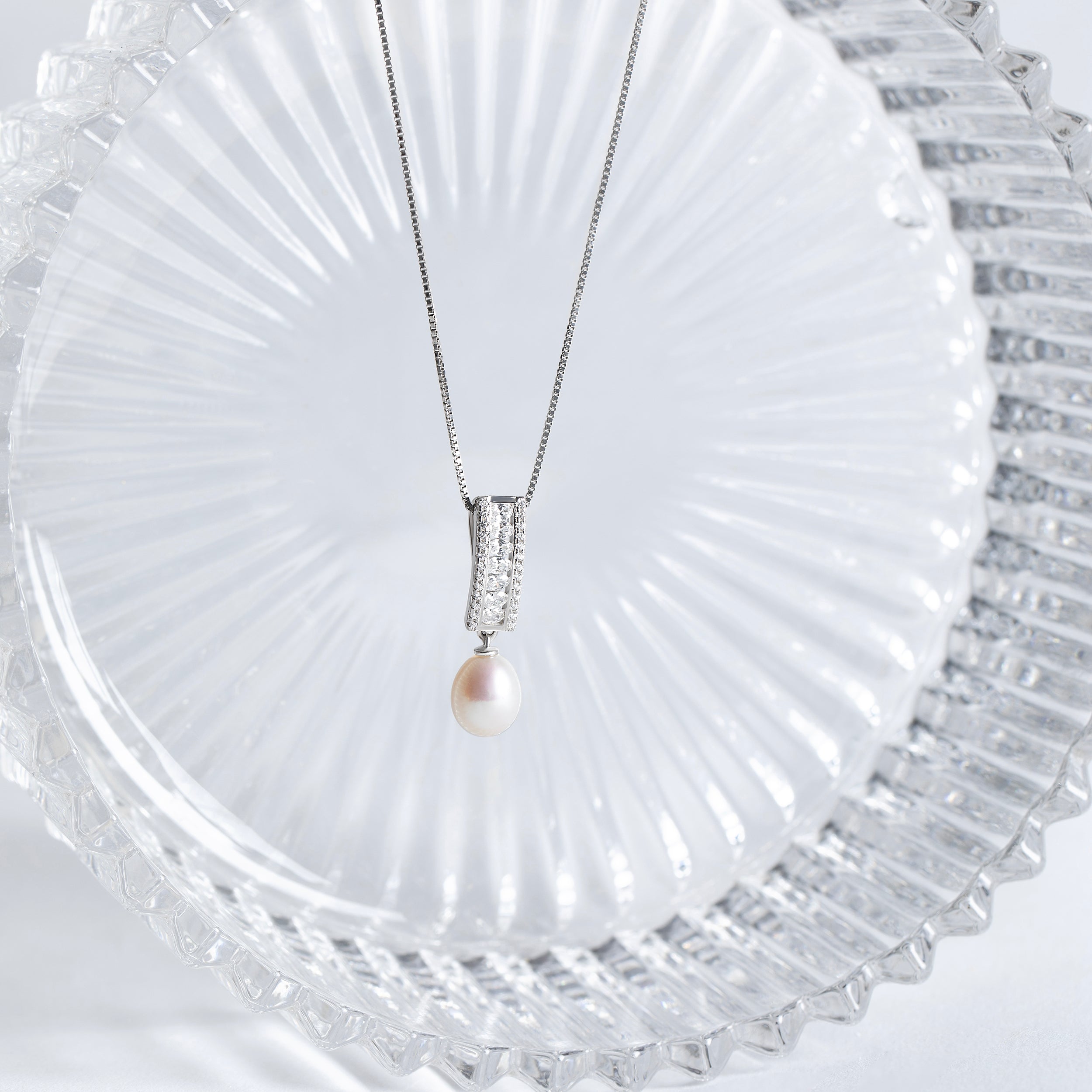 Sophisticated Diamond & Pearl Pendant | SKU : 0003115374 - crash.club by CKC