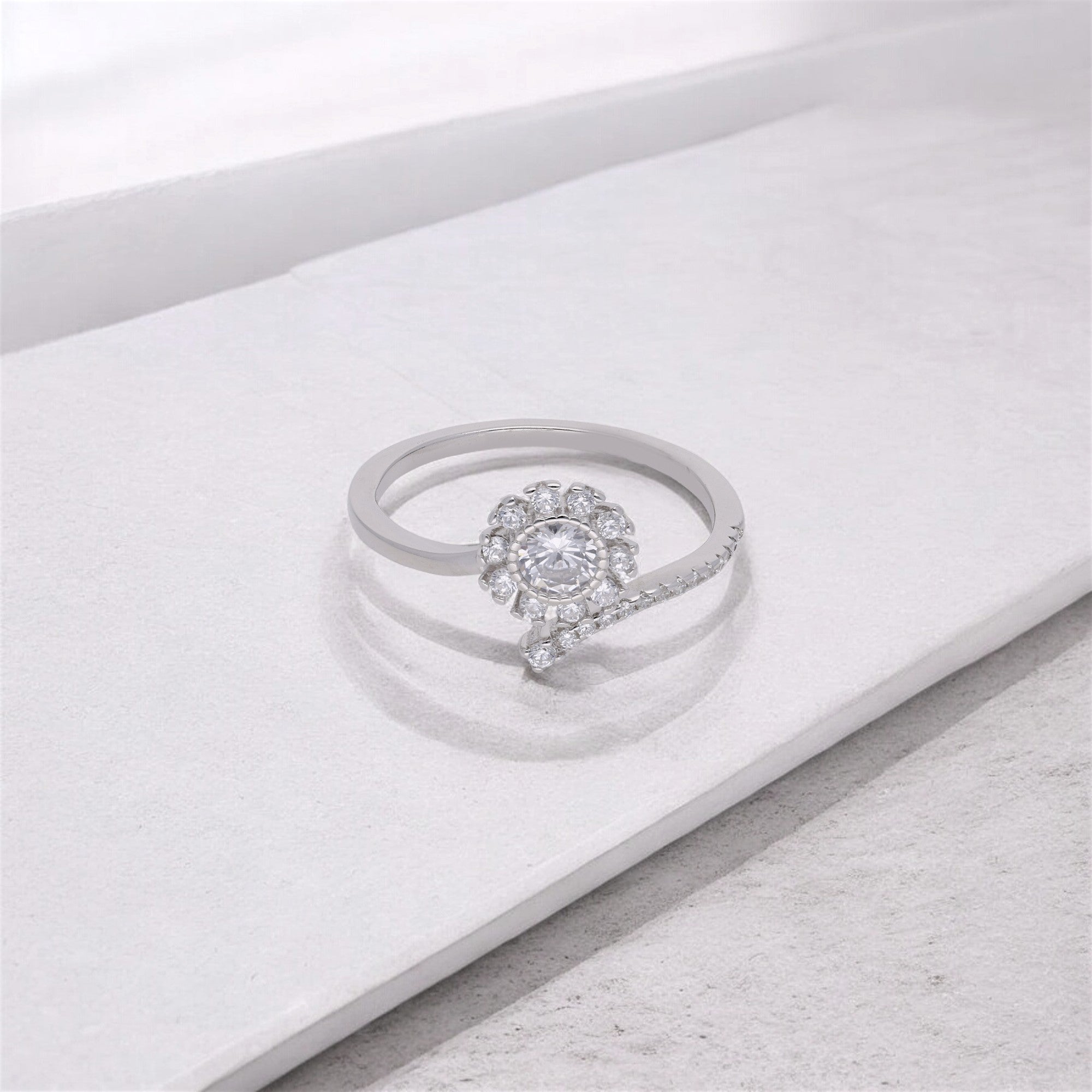 ZIRCON FLOWER MOTIF SILVER RING | SKU : 0003116203, 0003116159