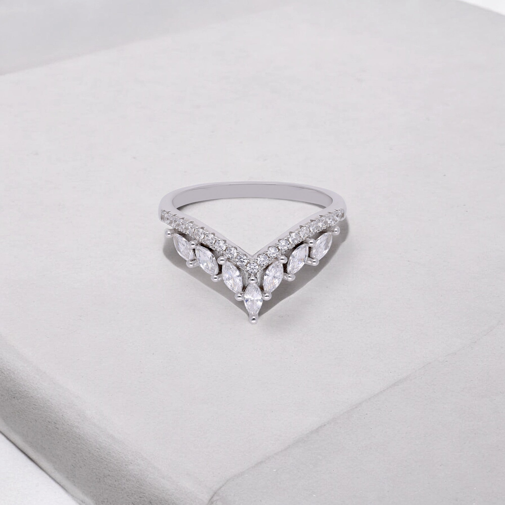 CRYSTAL CROWN SILVER RING | SKU : 0003116227