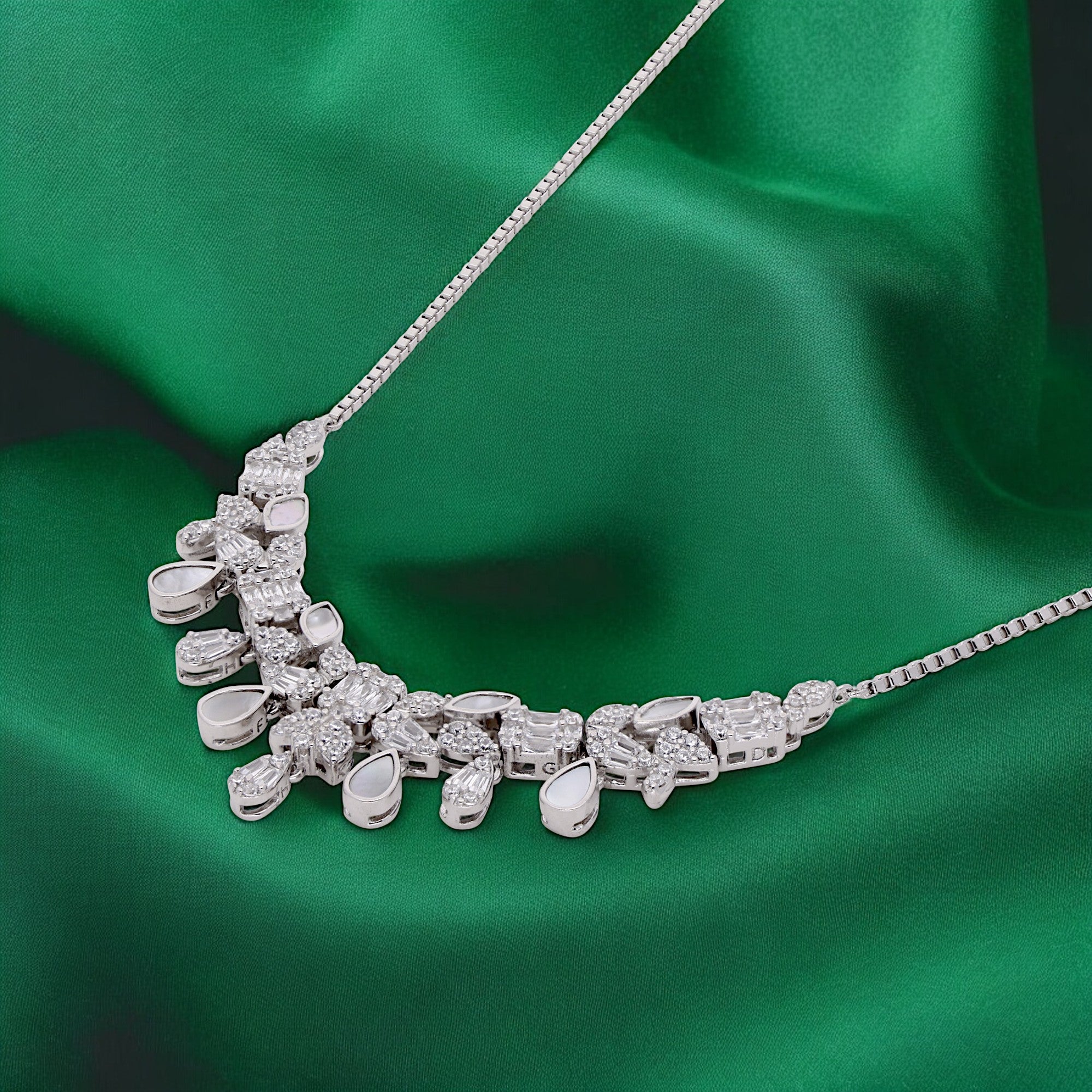 Radiant Necklace with Teardrop and Pear-Cut Zircon Accents | SKU : 0003339077