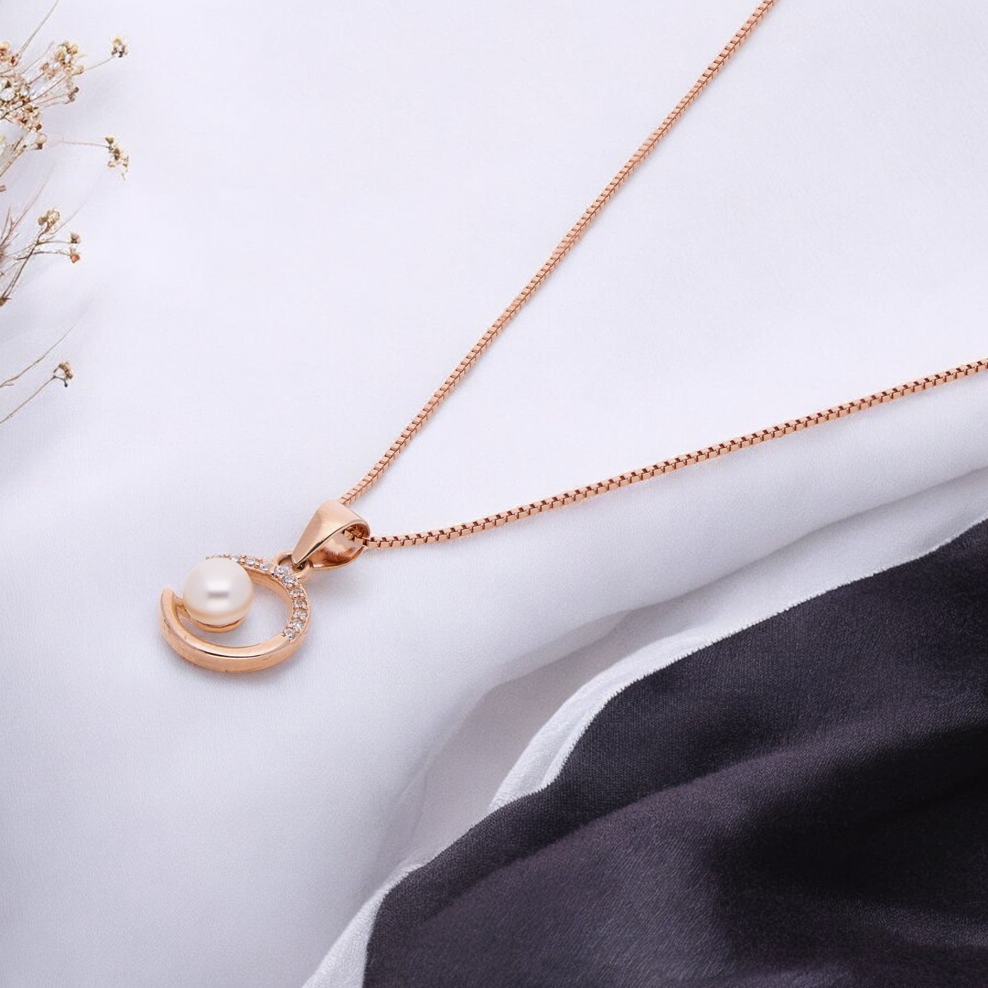 Rose Gold Pearl & Cubic Zirconia Pendant Necklace | SKU : 0003348031