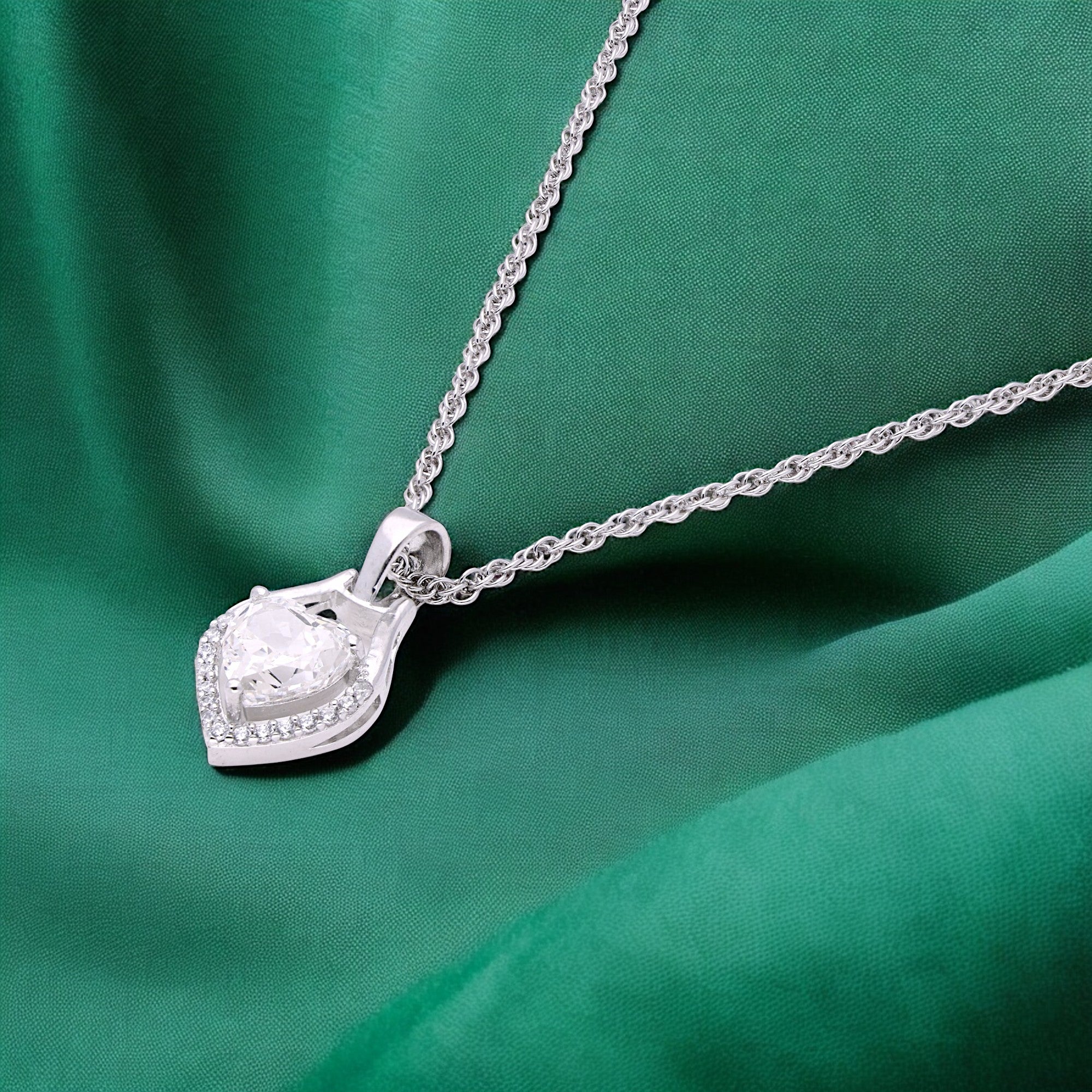 Heart-Cut Stone Halo Pendant Necklace in Silver Tone | SKU : 0003579060