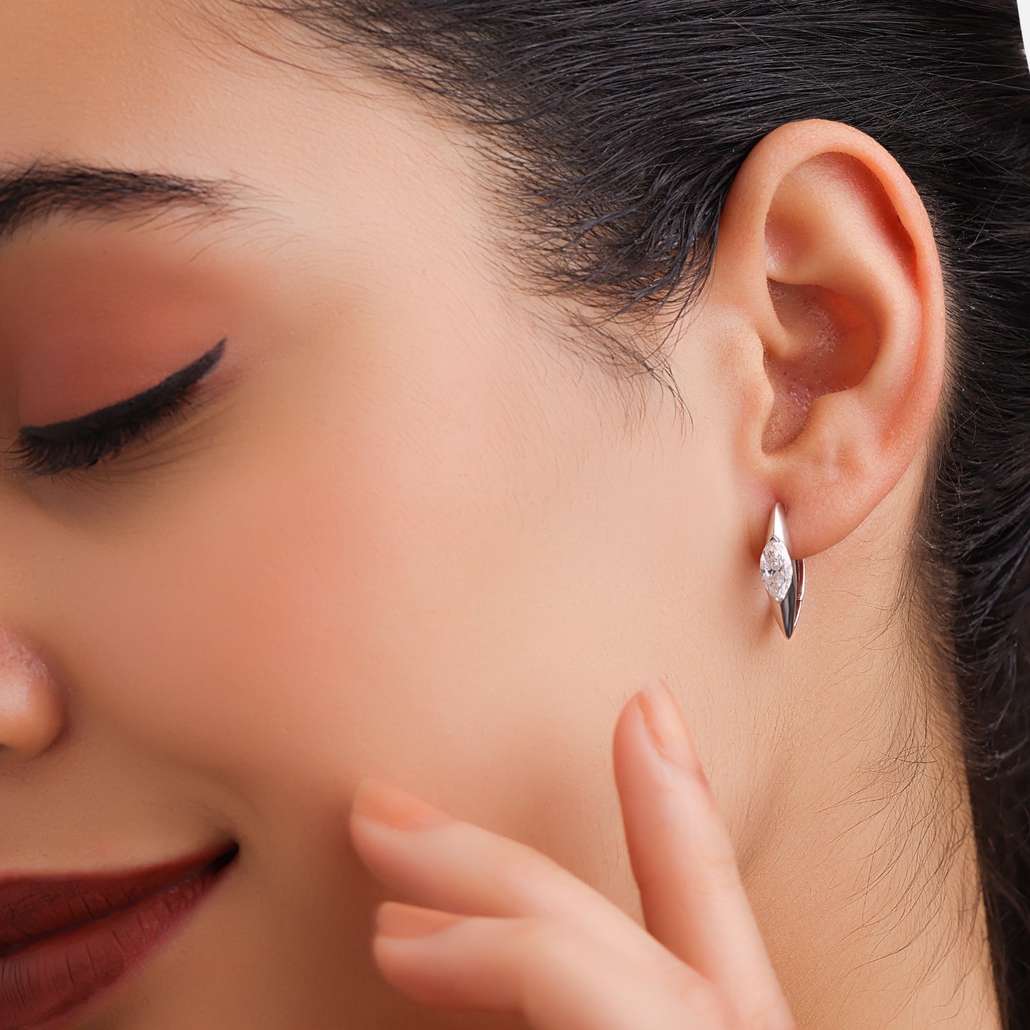 Lab Grown 1.030 Carat Diamond Hoop Earrings in 18 Karat Gold | SKU : 0004940340