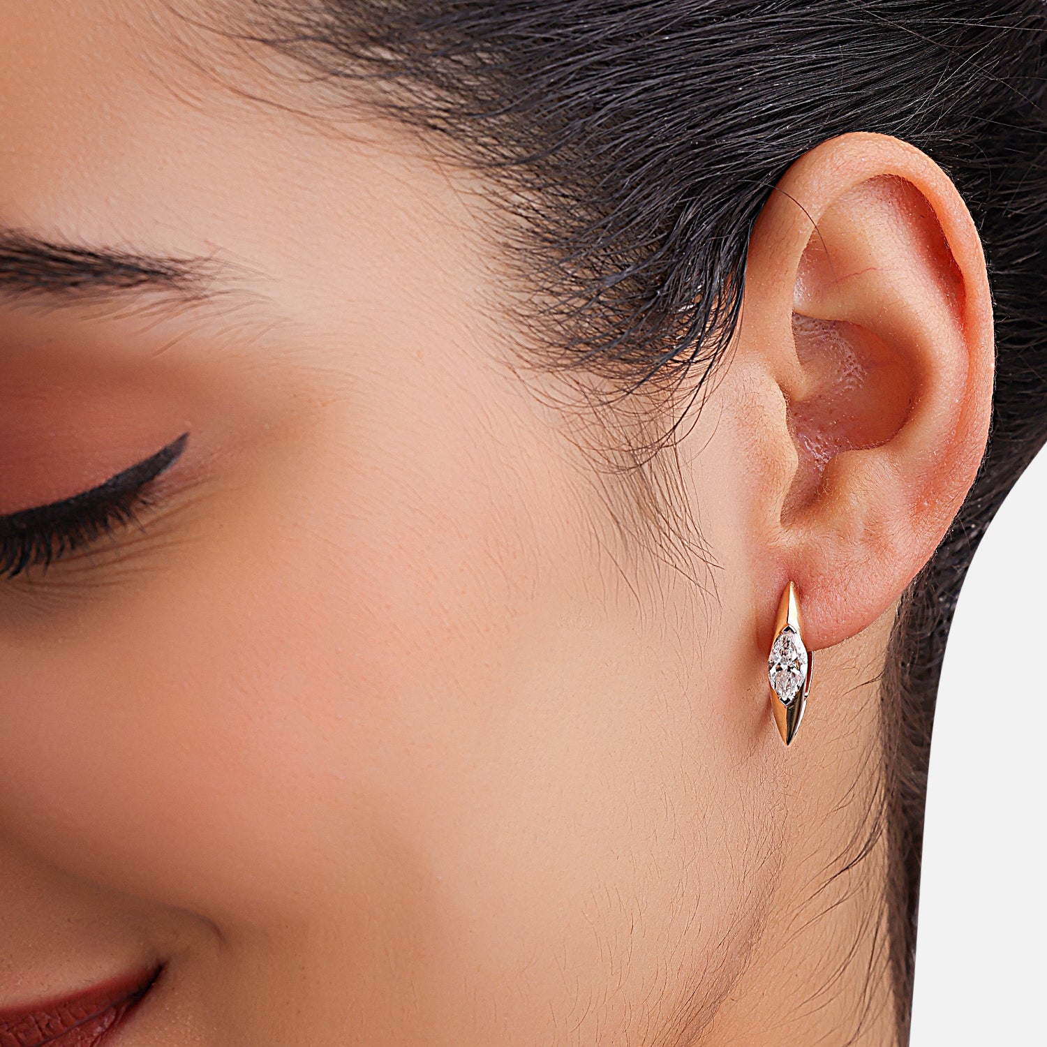 Lab Grown 1.040 Carat Diamond Hoop Earrings in 18 Karat Gold | SKU : 0004940357