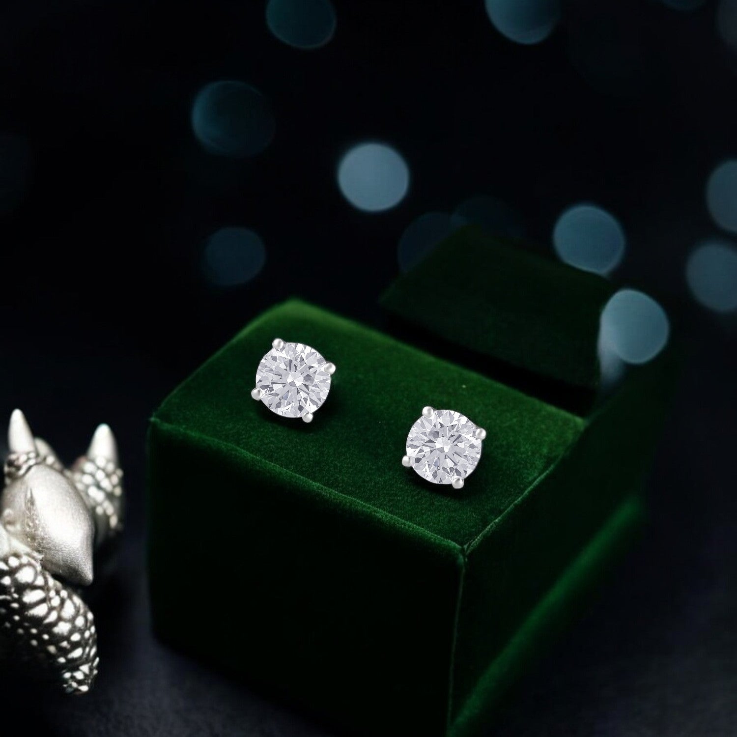Lab Grown 1.51 Carat Diamond Stud Earrings in 18 Karat Gold | SKU : 0005032600