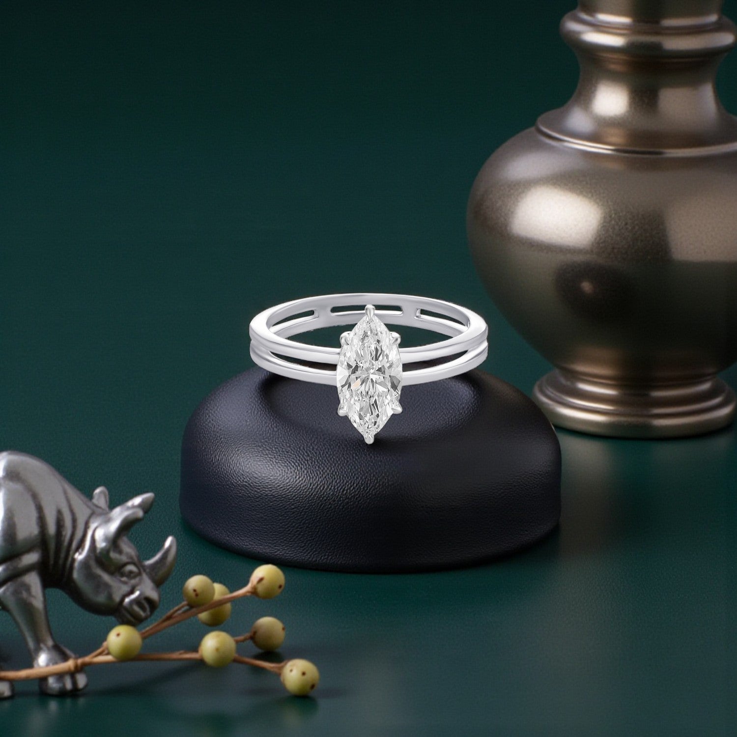 Lab Grown 1.020 Carat Marquise Diamond Solitaire Ring in 18 Karat Gold | SKU : 0005053247