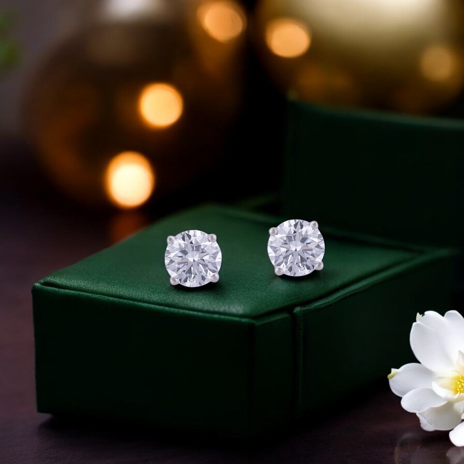 Lab Grown 3.050 Carat Diamond Stud Earrings in 18 Karat Gold | SKU : 0005057276