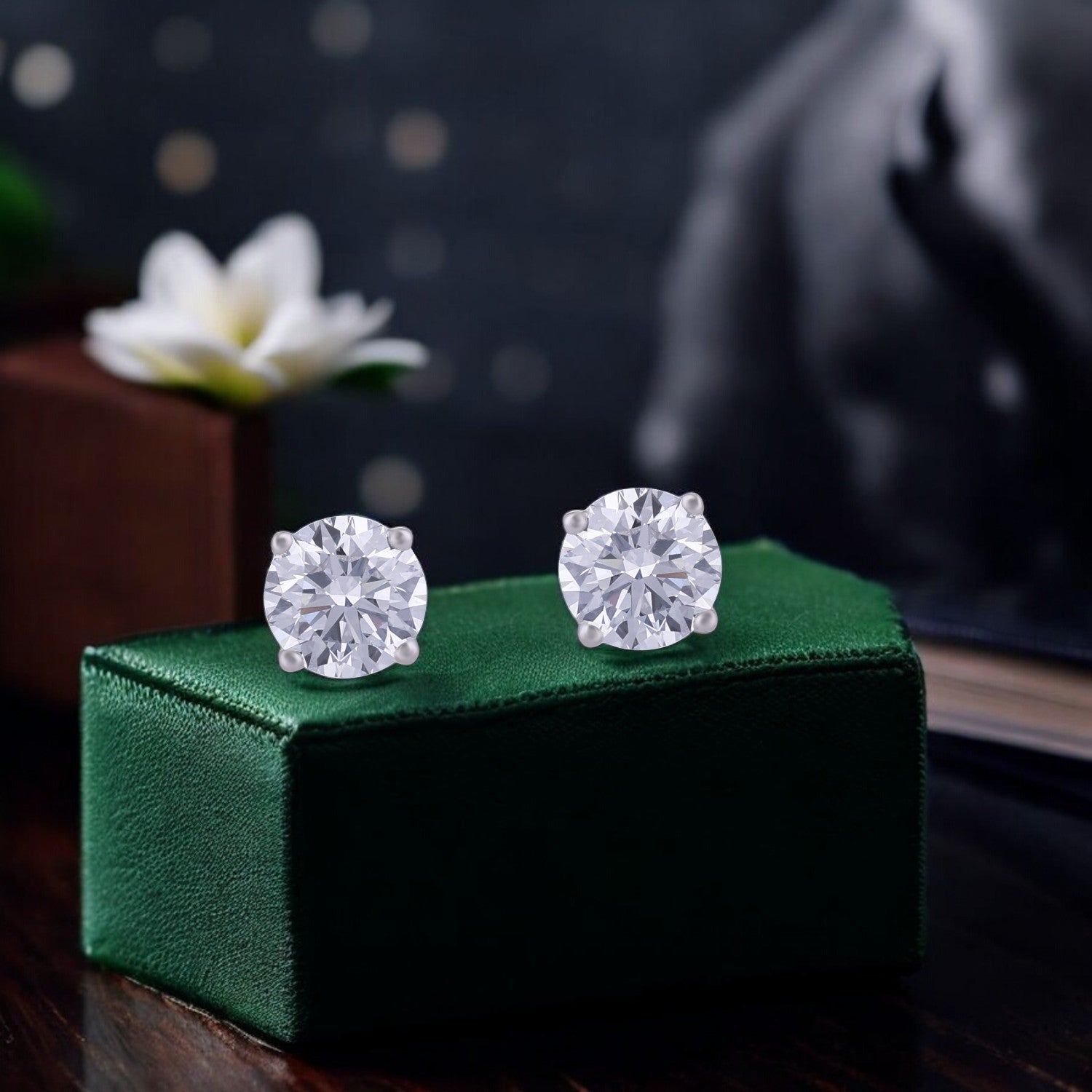 Lab Grown 3.030 Carat Diamond Stud Earrings in 18 Karat Gold | SKU : 0005057283