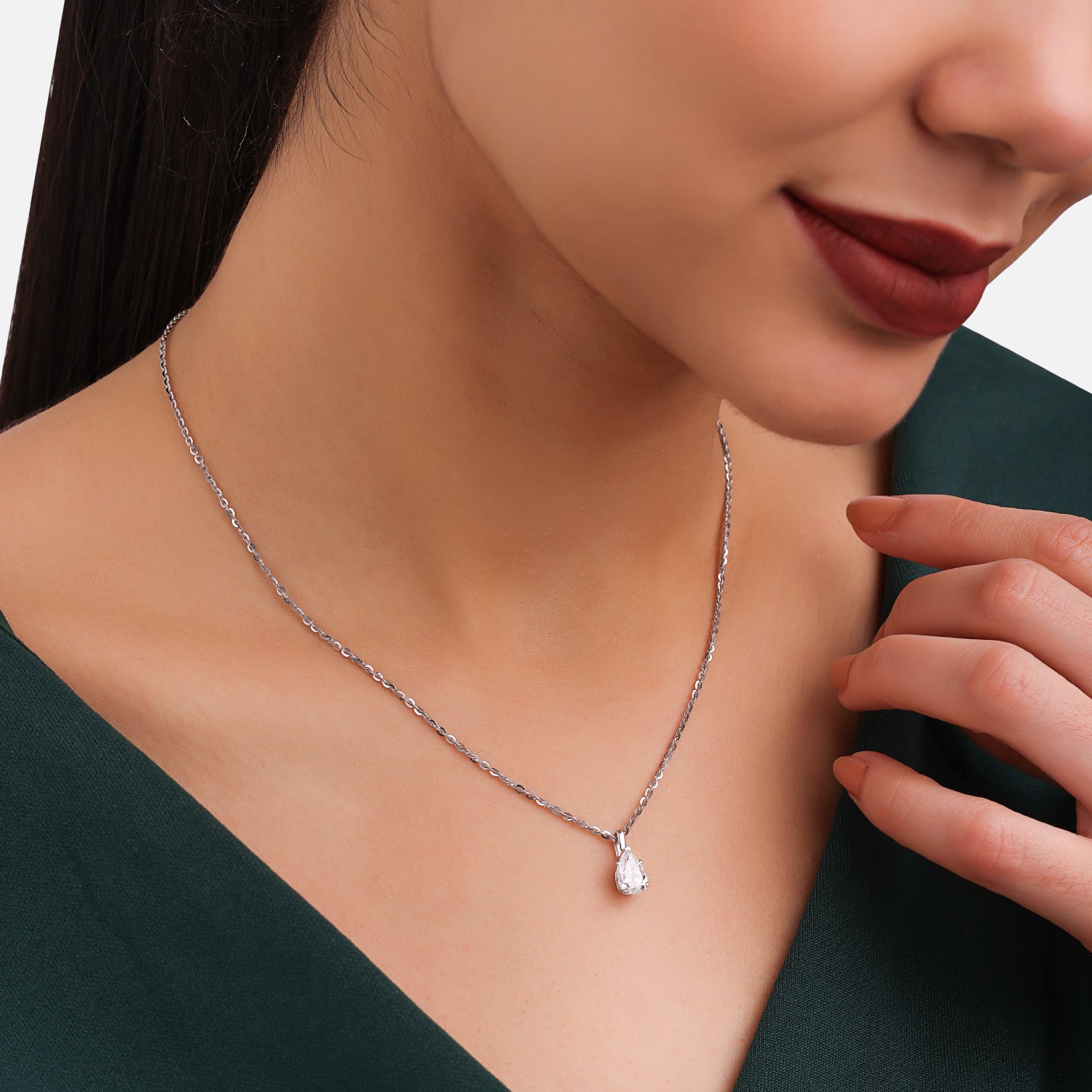 Lab Grown 1.10 Carat Pear Cut Diamond Solitaire Pendant in 18 Karat White Gold | SKU : 0005071142