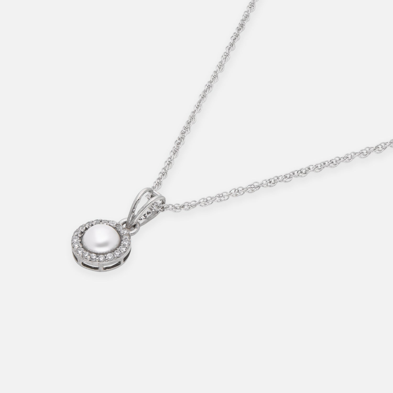 Sterling Silver Pearl Halo Pendant with Chain | SKU: 0005749836