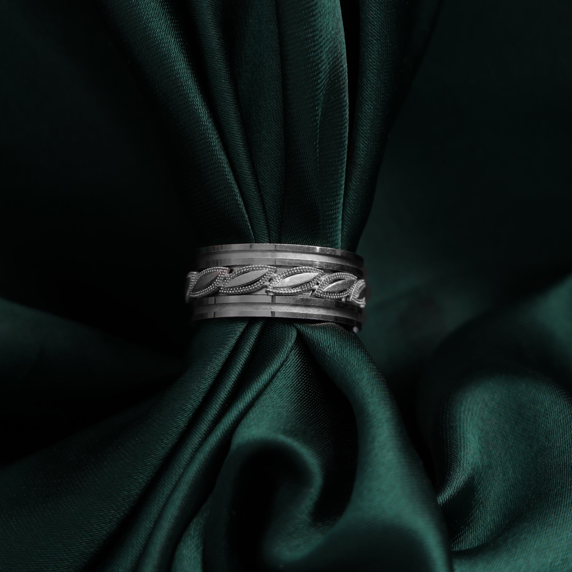 STERLING SILVER OXIDIZED BAND RING