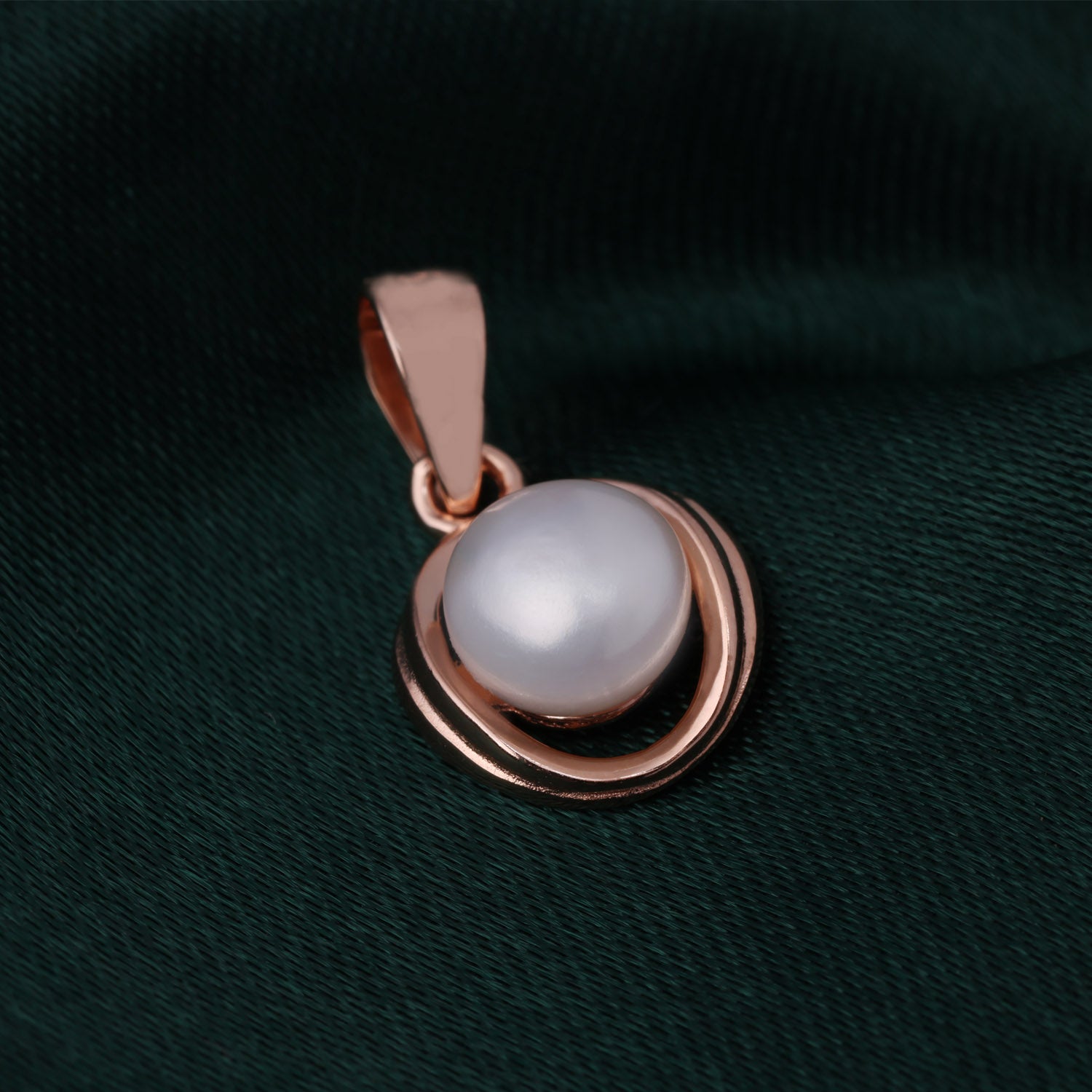 Pearl Of Perfection - Set Of Pendant & Drops