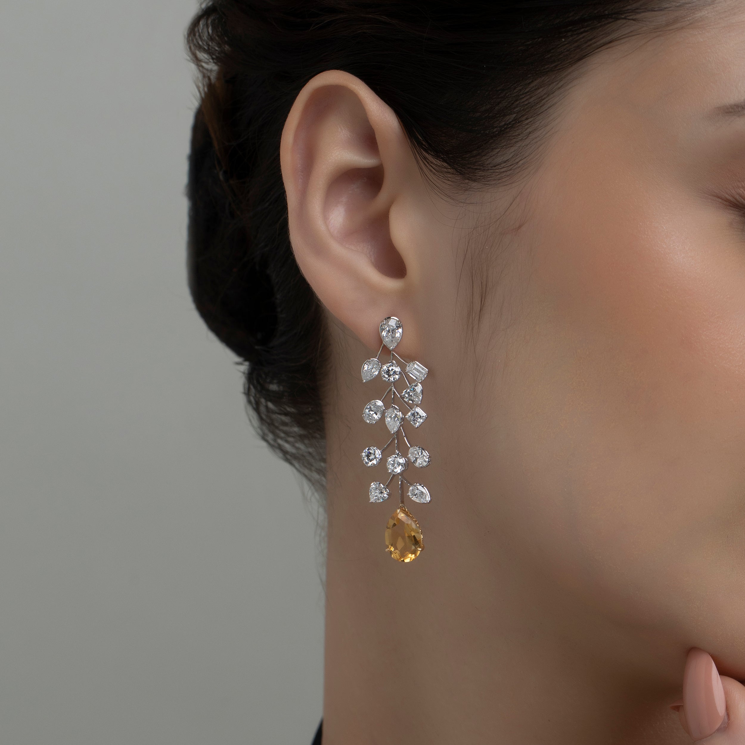 Round Brilliant 7.28 Carats Pair Lab-Grown Diamond Eardrops | SKU : 0019475561