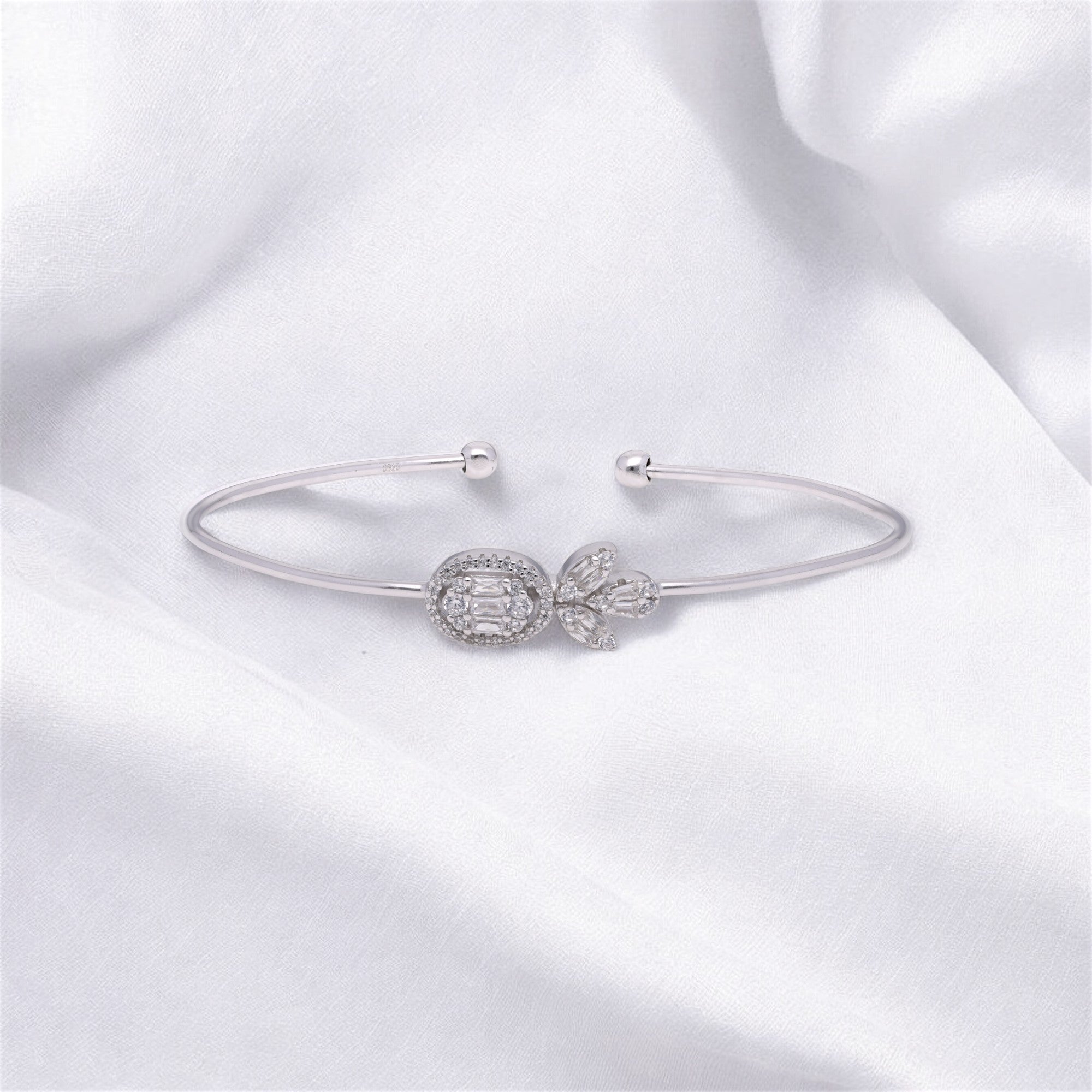 Timeless Sparkle: Sterling Silver Open Oval Bracelet with Cubic Zirconia | SKU : 0019889115, 0003111918