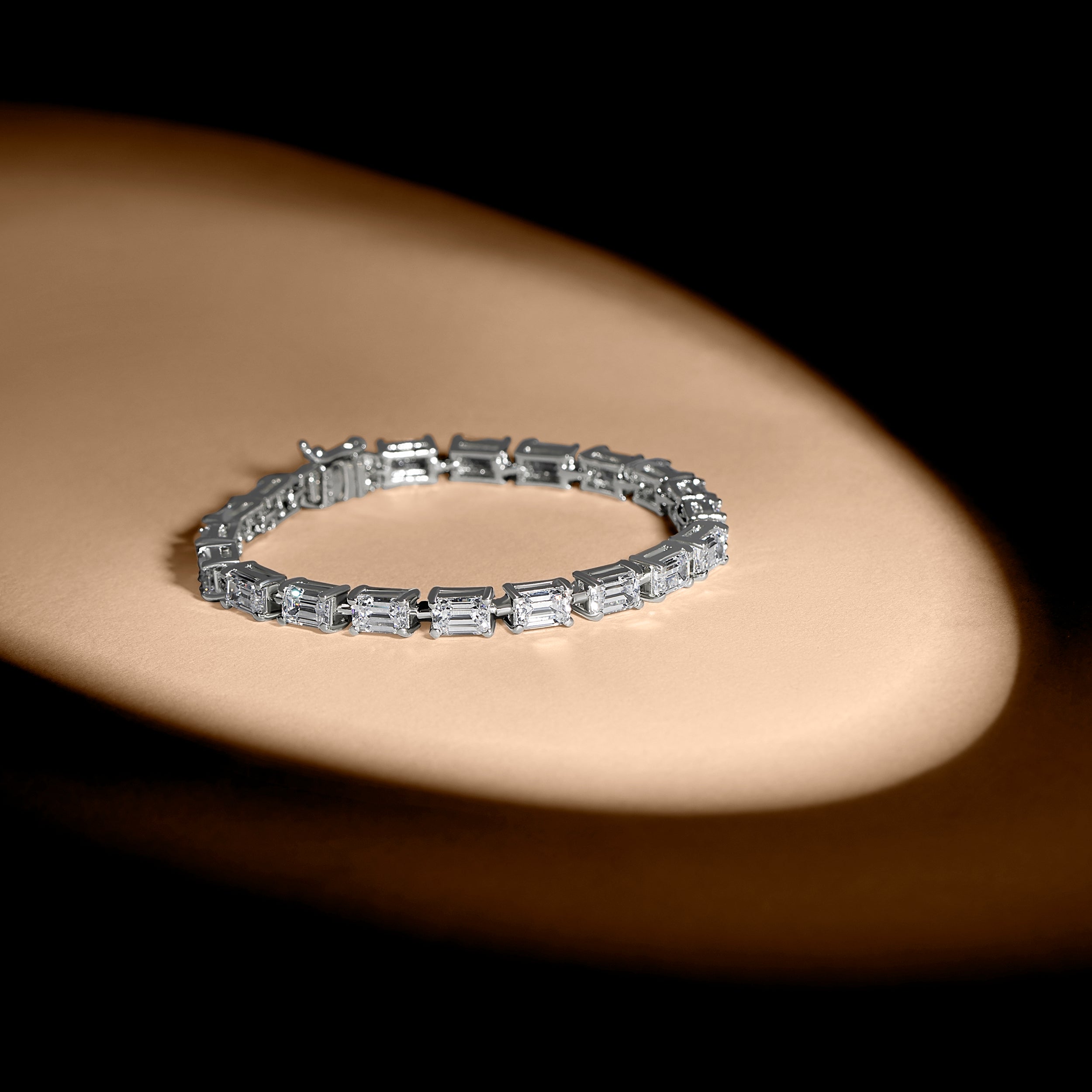 Sterling Silver Flexible Bracelet with Emerald Cut Cubic Zirconia SK