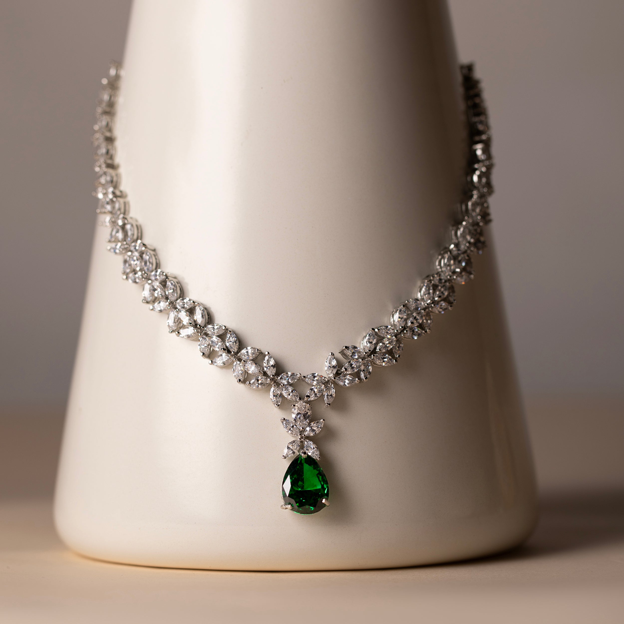 Green Teardrop on Floral Zircon Silver Necklace | SKU : 0020296803 - crash.club by CKC