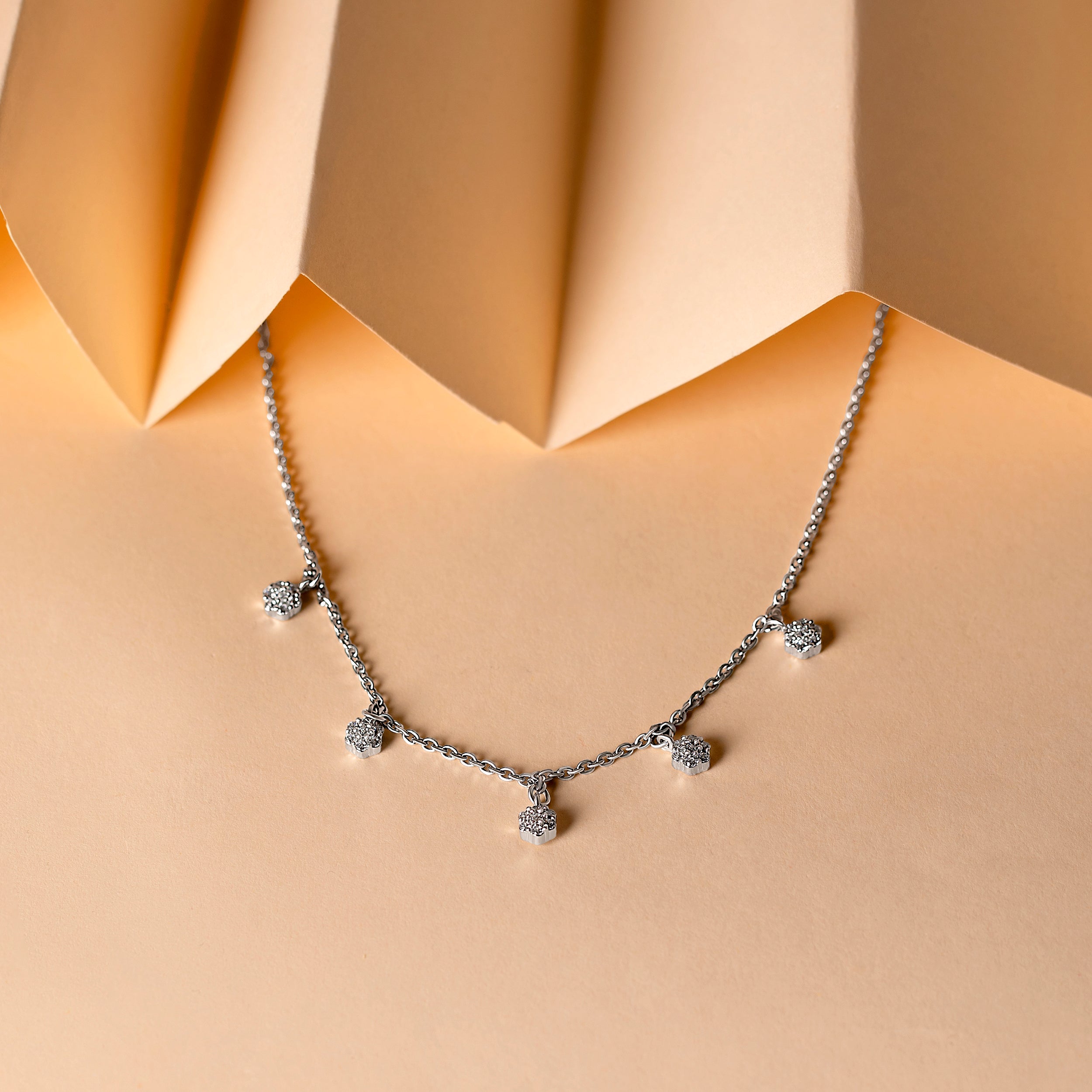 Floral Essence Zircon Silver Necklace | SKU : 0020299798 - crash.club by CKC