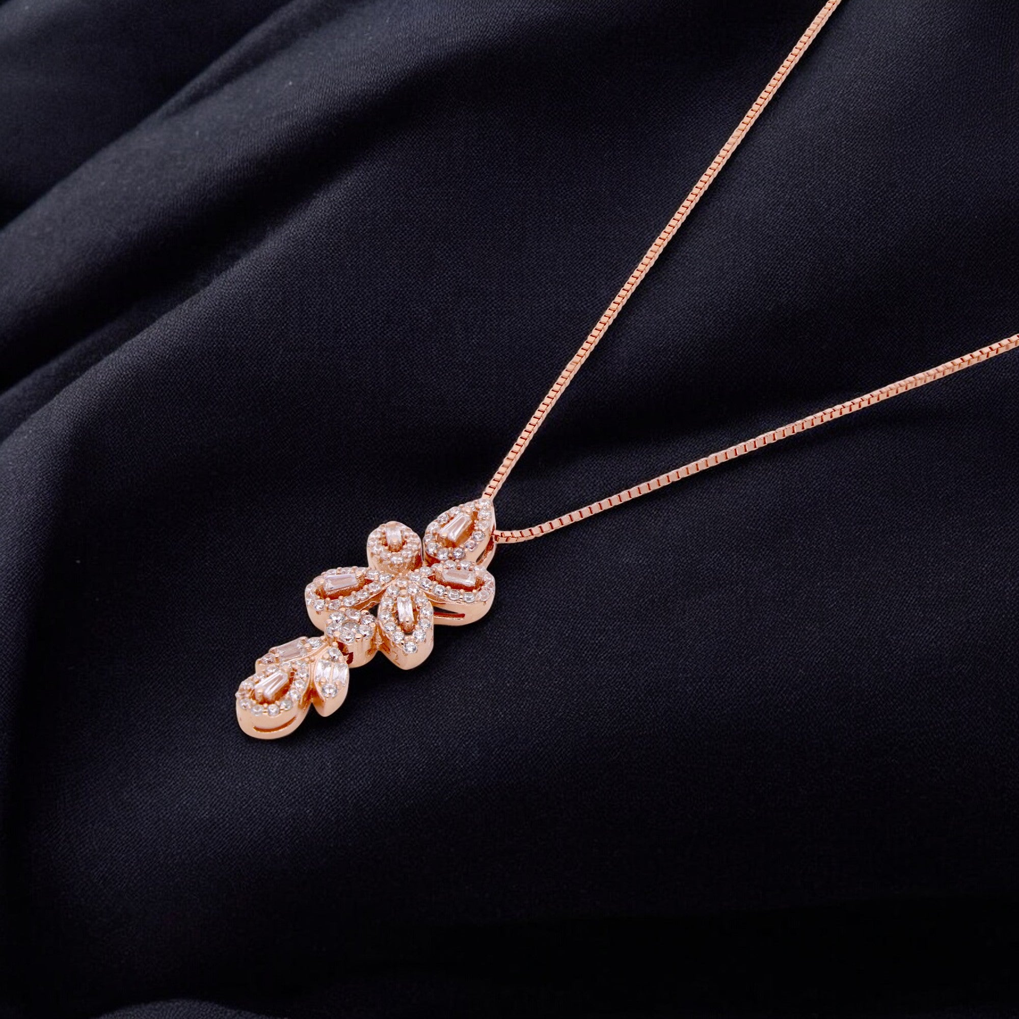 Elegant Teardrop Chain Pendant | SKU : 0020624477, 0020623999, 0003348215