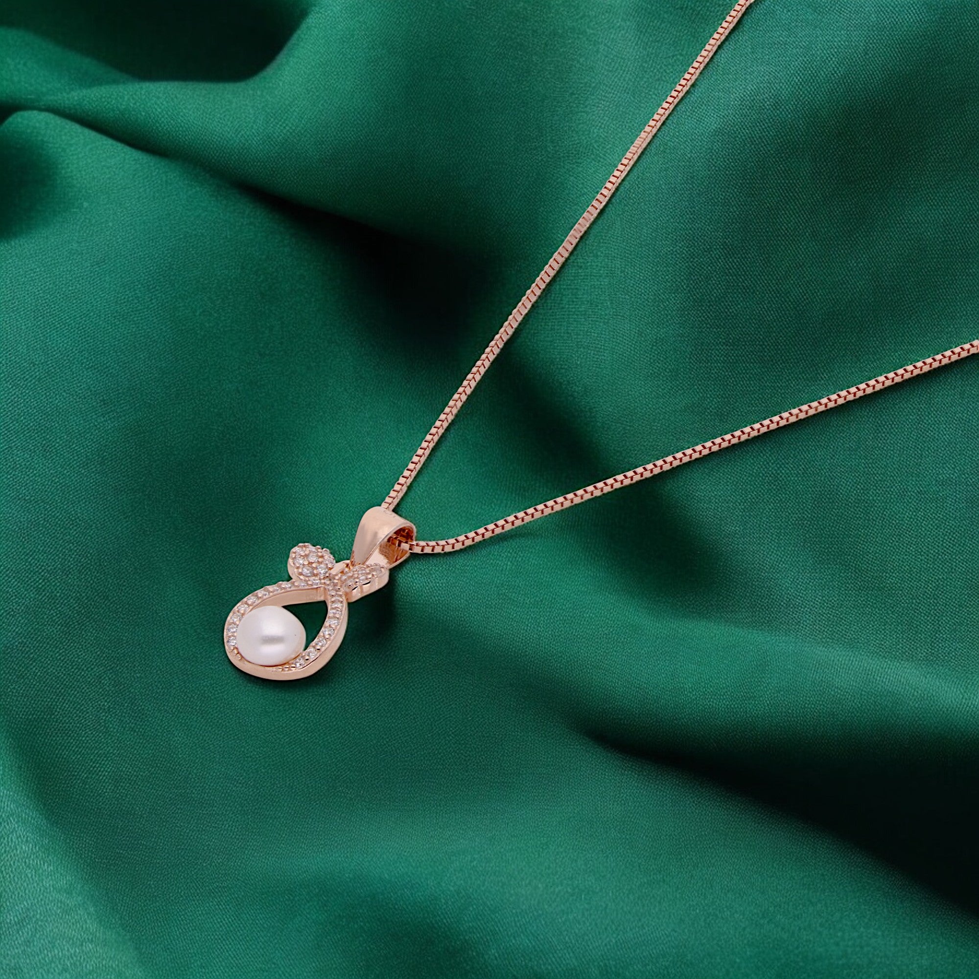 Silver Bow and Pearl Pendant Necklace | SKU : 0020624019, 0020624453, 0003348079, 0003348093