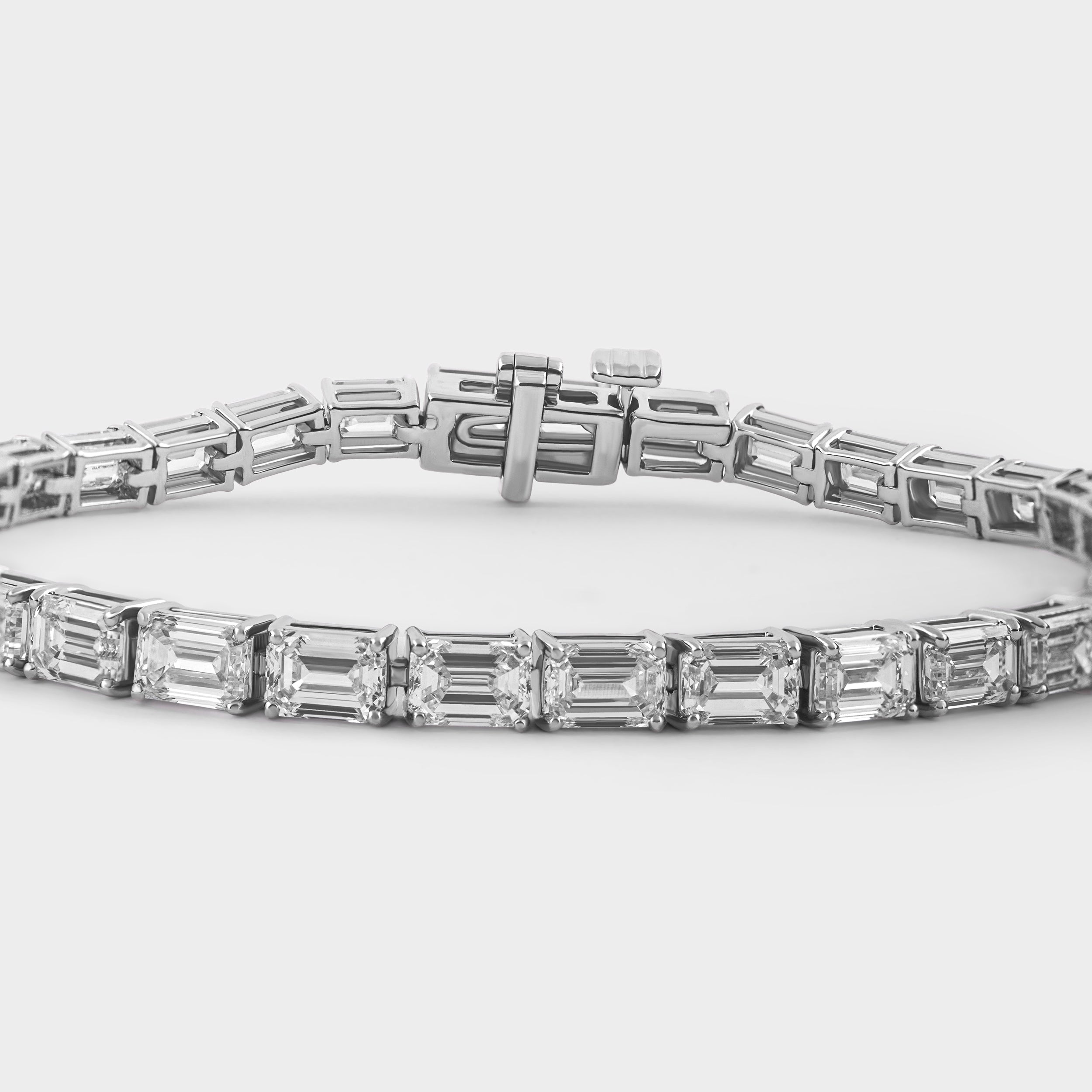 Radiant Emerald Cut 9.05 Carat Lab-Grown Diamond Solitaire Bracelet in 18K White Gold | SKU : 0020636166