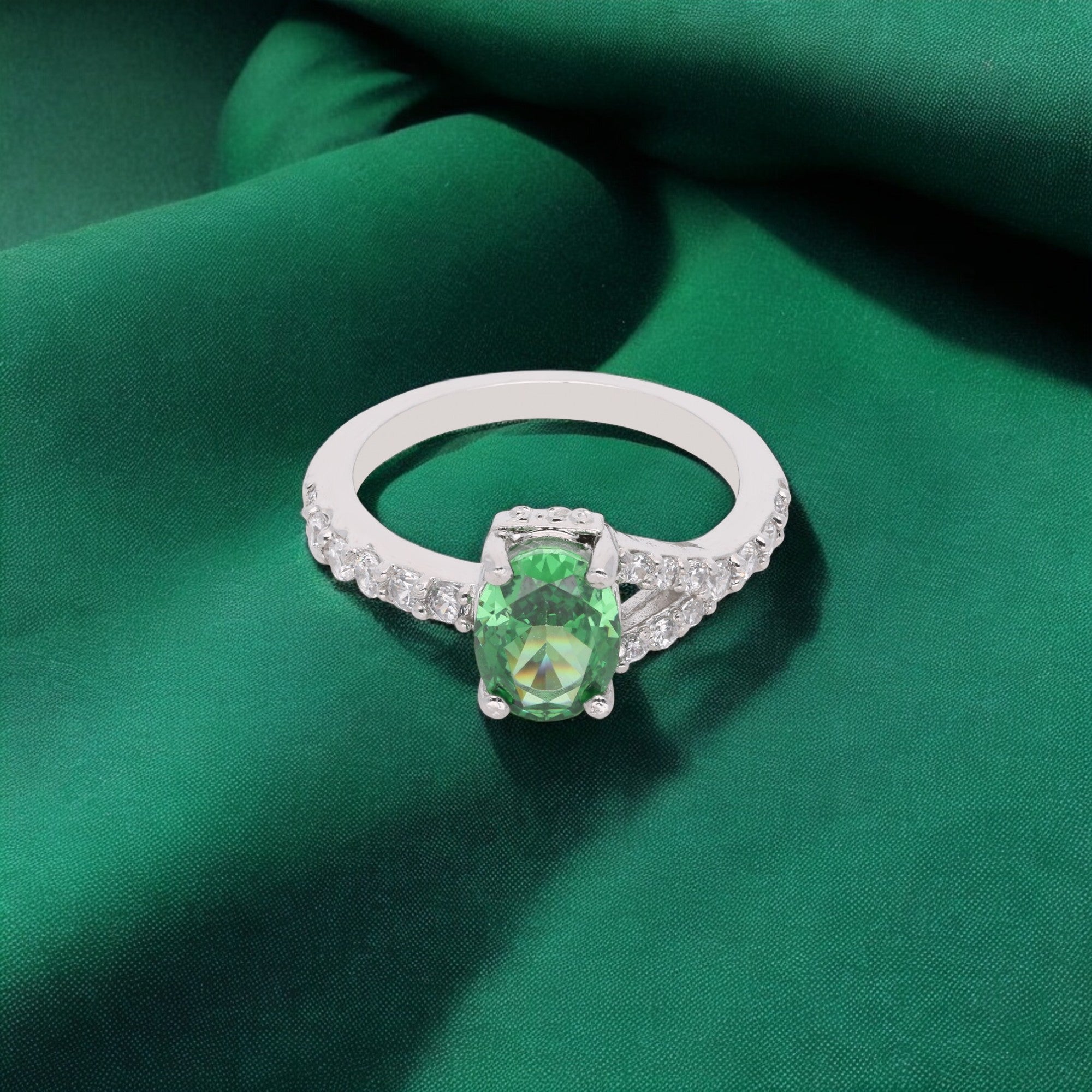 Sterling Silver Oval-Cut Green Stone Ring – A Touch of Vibrant Elegance | SKU : 0021423284