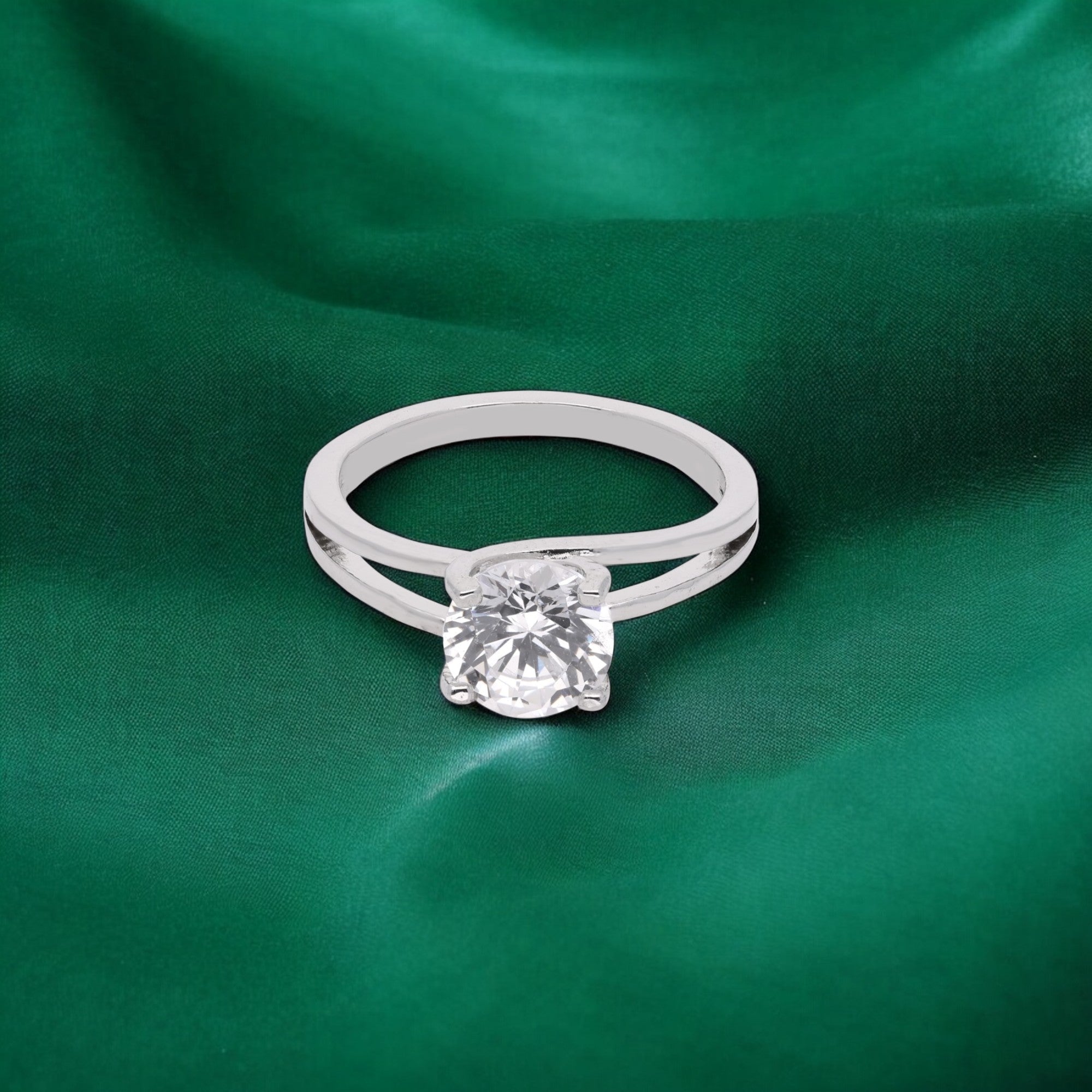 Minimalist Round Solitaire Ring in Sleek Band Setting | SKU : 0021423369
