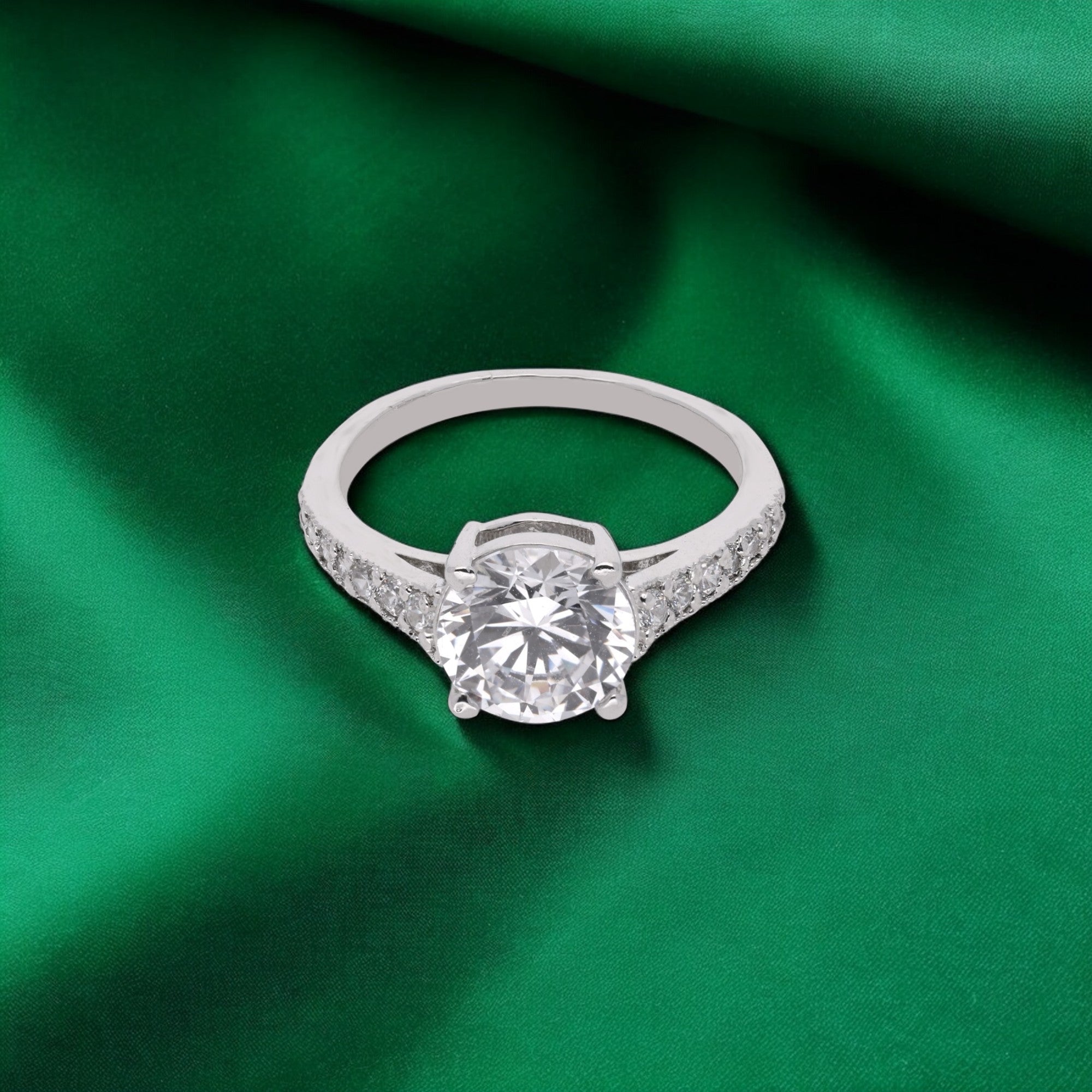Round Solitaire Ring with Pavé-Set Shoulders | SKU : 0021423444