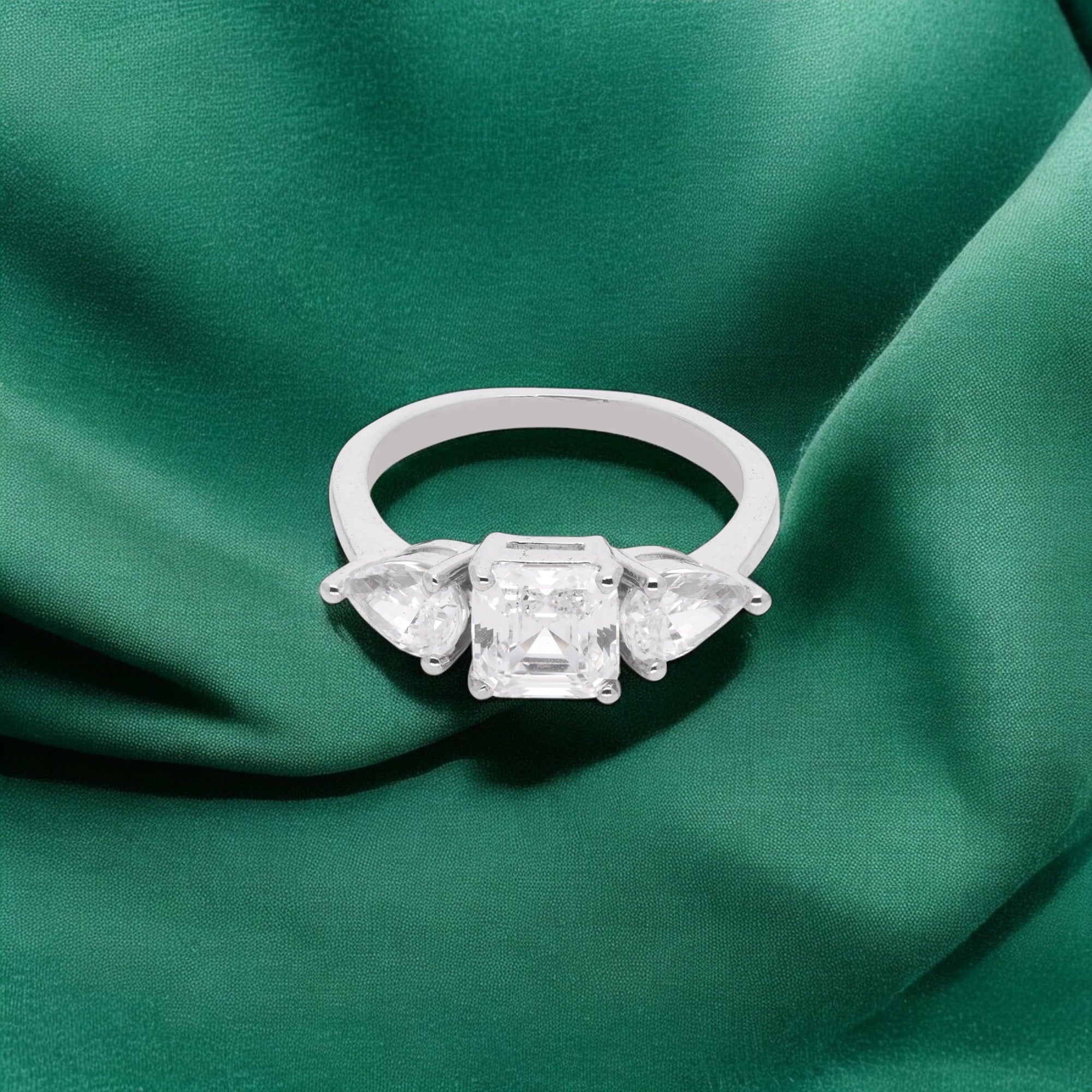 Princess-Cut Center Ring with Pear Side Stones | SKU : 0021423505